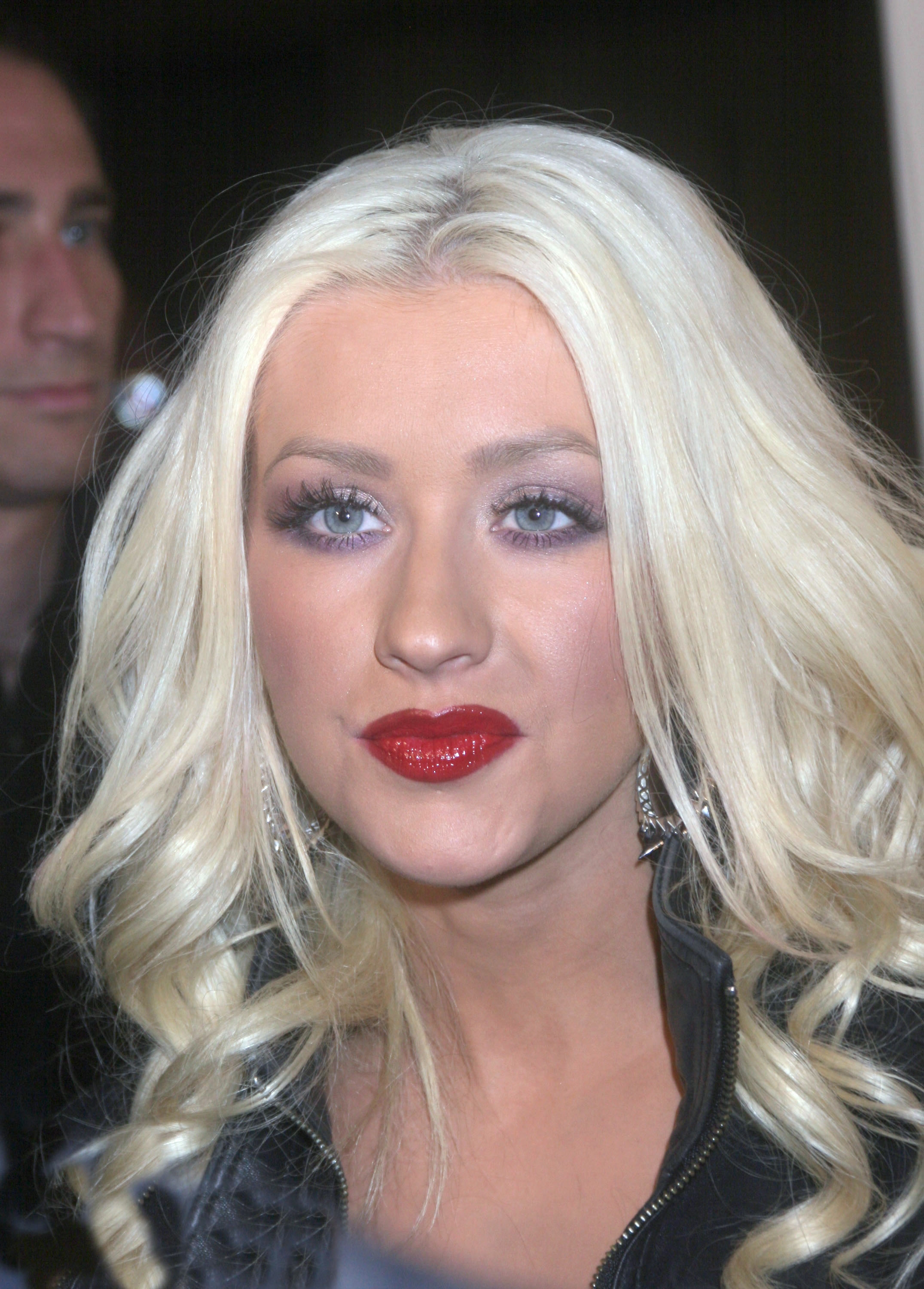 Christina_Aguilera_Lights_Up_LAX_Nightclub_-__Christina_Aguilera_Daily_20.jpg