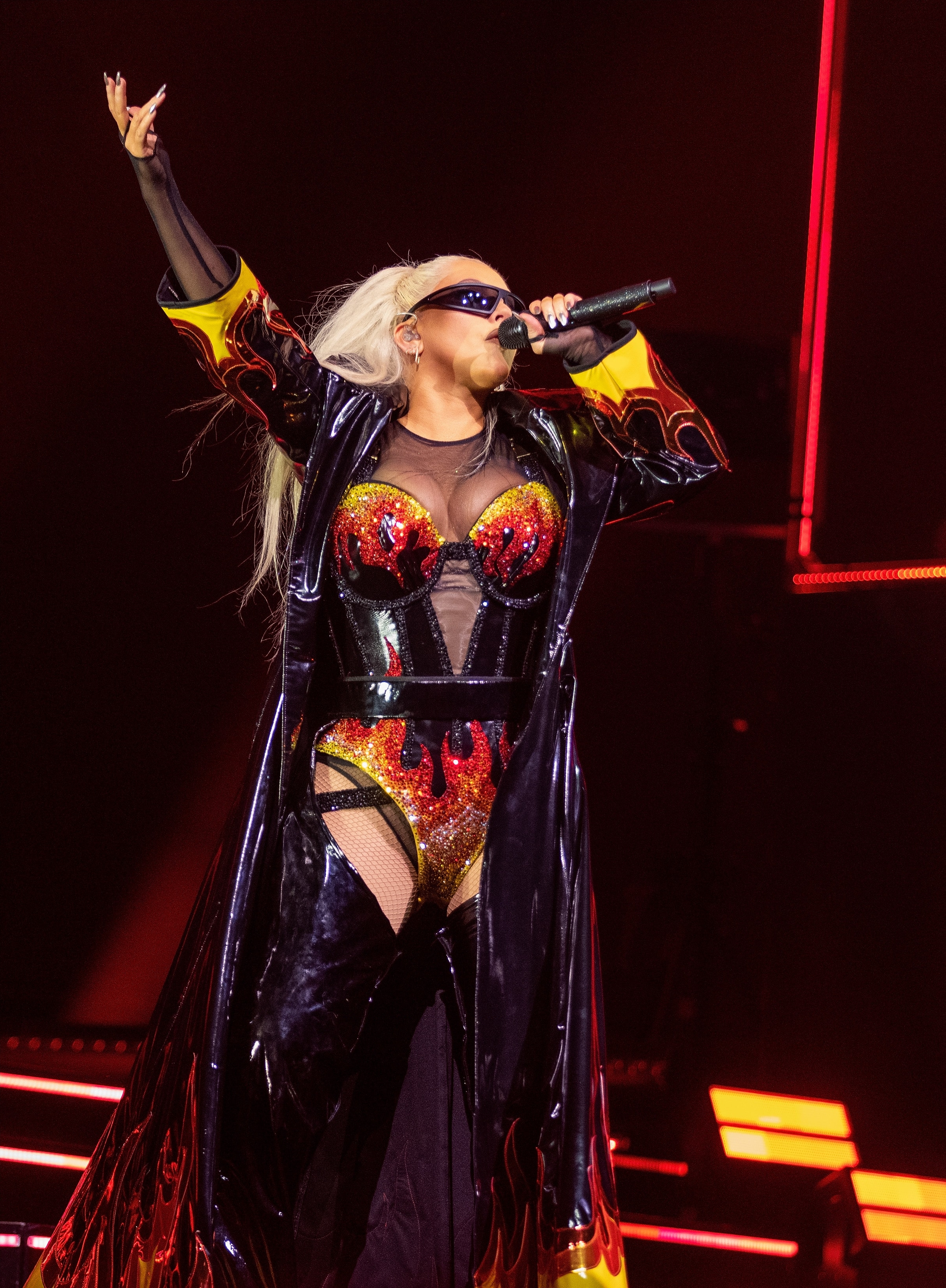 Christina_Aguilera_O2_ARENA_-_XtinaDaily_113.jpg