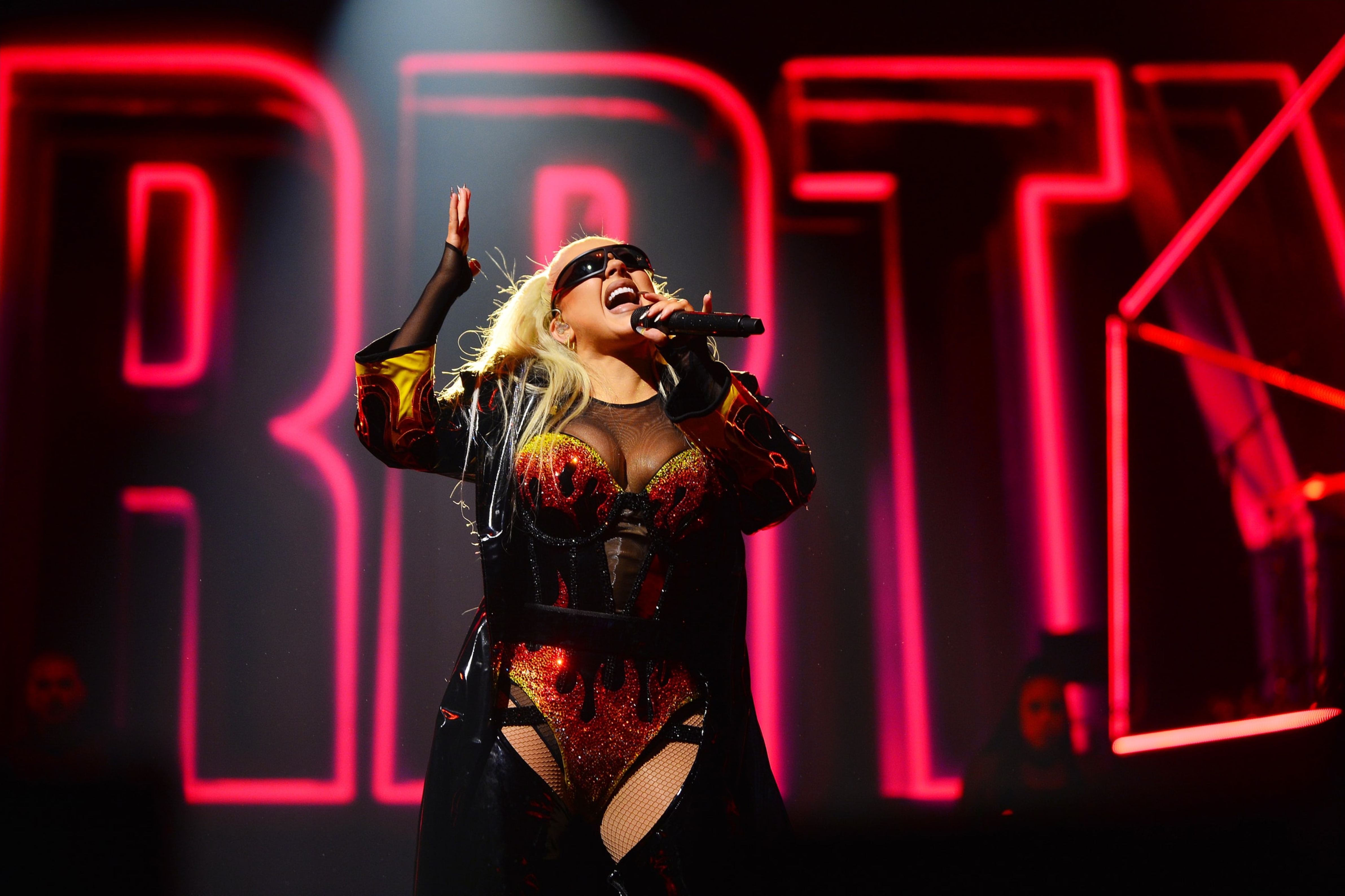 Christina_Aguilera_O2_ARENA_-_XtinaDaily_128.jpg Christina_Aguilera_O2_ARENA_-_XtinaDaily_128.jpg