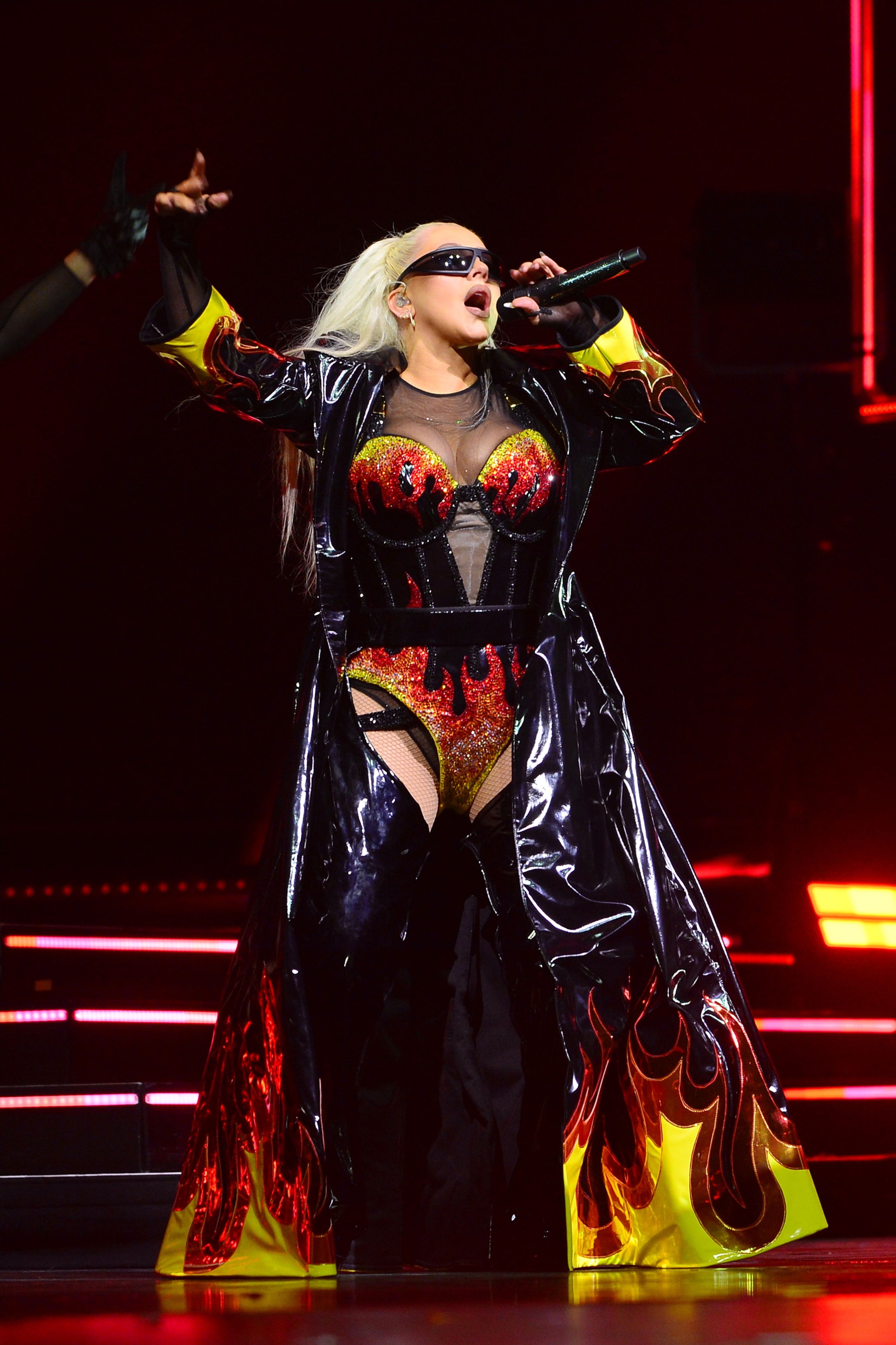 Christina_Aguilera_O2_ARENA_-_XtinaDaily_140.jpg