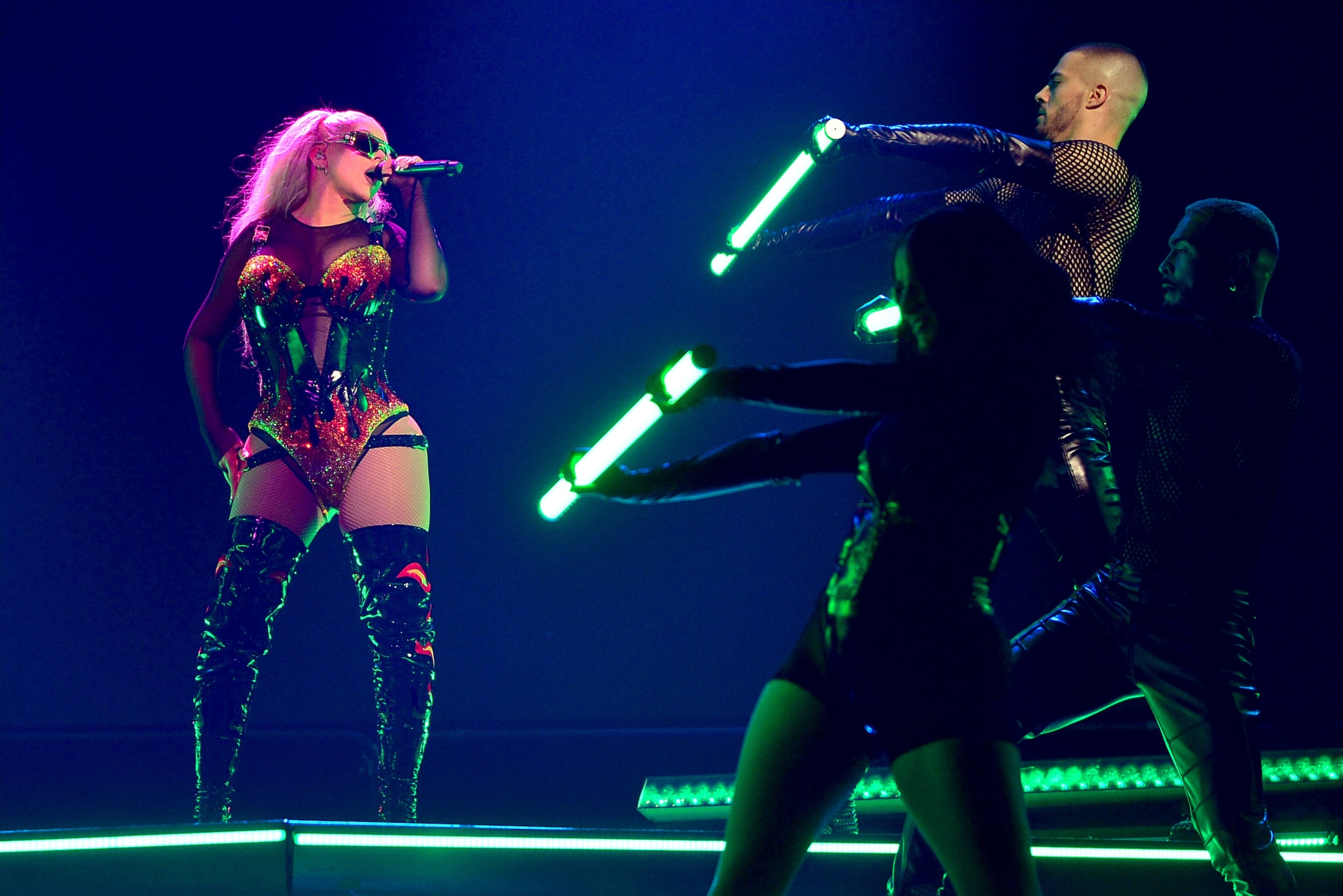 Christina_Aguilera_O2_ARENA_-_XtinaDaily_148.jpg Christina_Aguilera_O2_ARENA_-_XtinaDaily_148.jpg