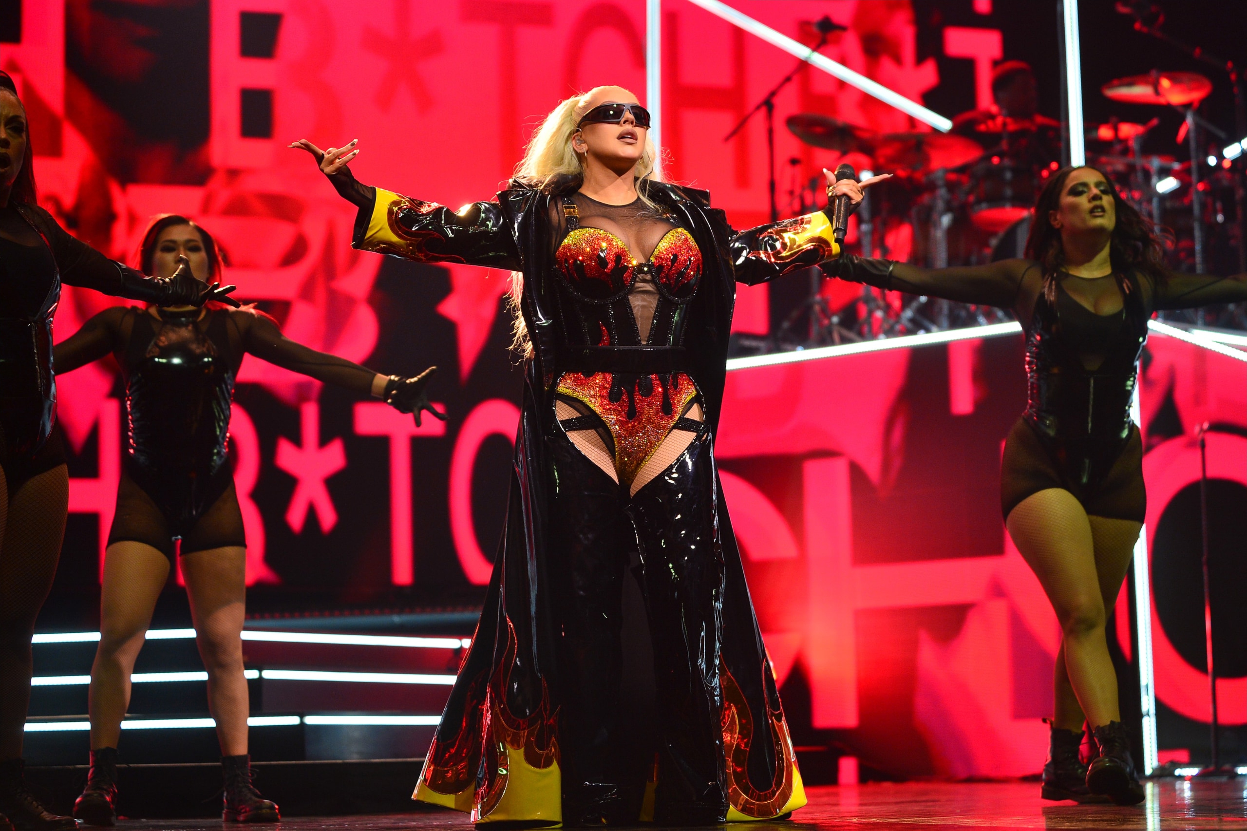 Christina_Aguilera_O2_ARENA_-_XtinaDaily_163.jpg Christina_Aguilera_O2_ARENA_-_XtinaDaily_163.jpg