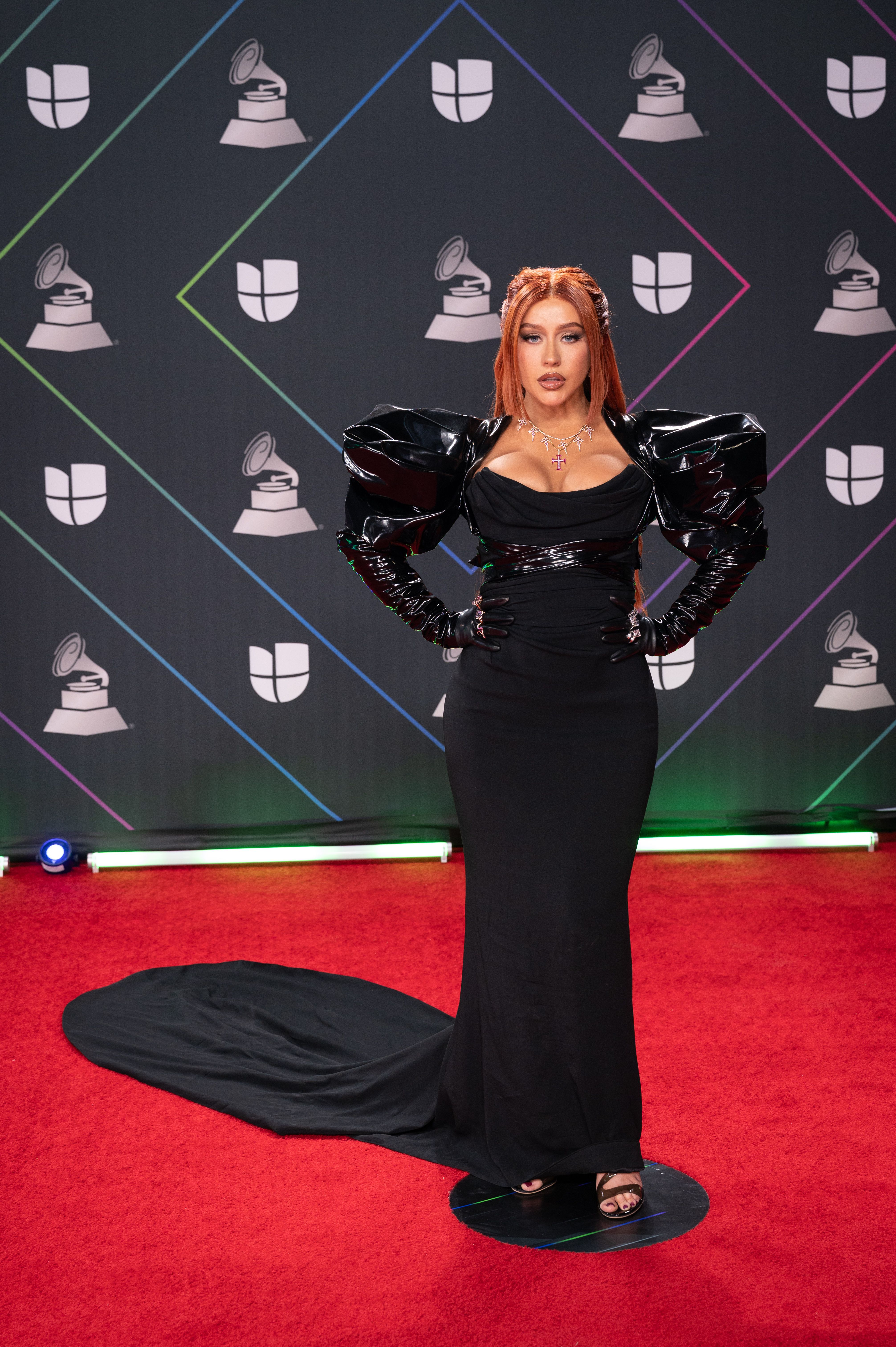 Christina_Aguilera_Red_Carpet_22nd_Annual_Latin_GRAMMY_Awards_xtinadaily_0044~1.jpg
