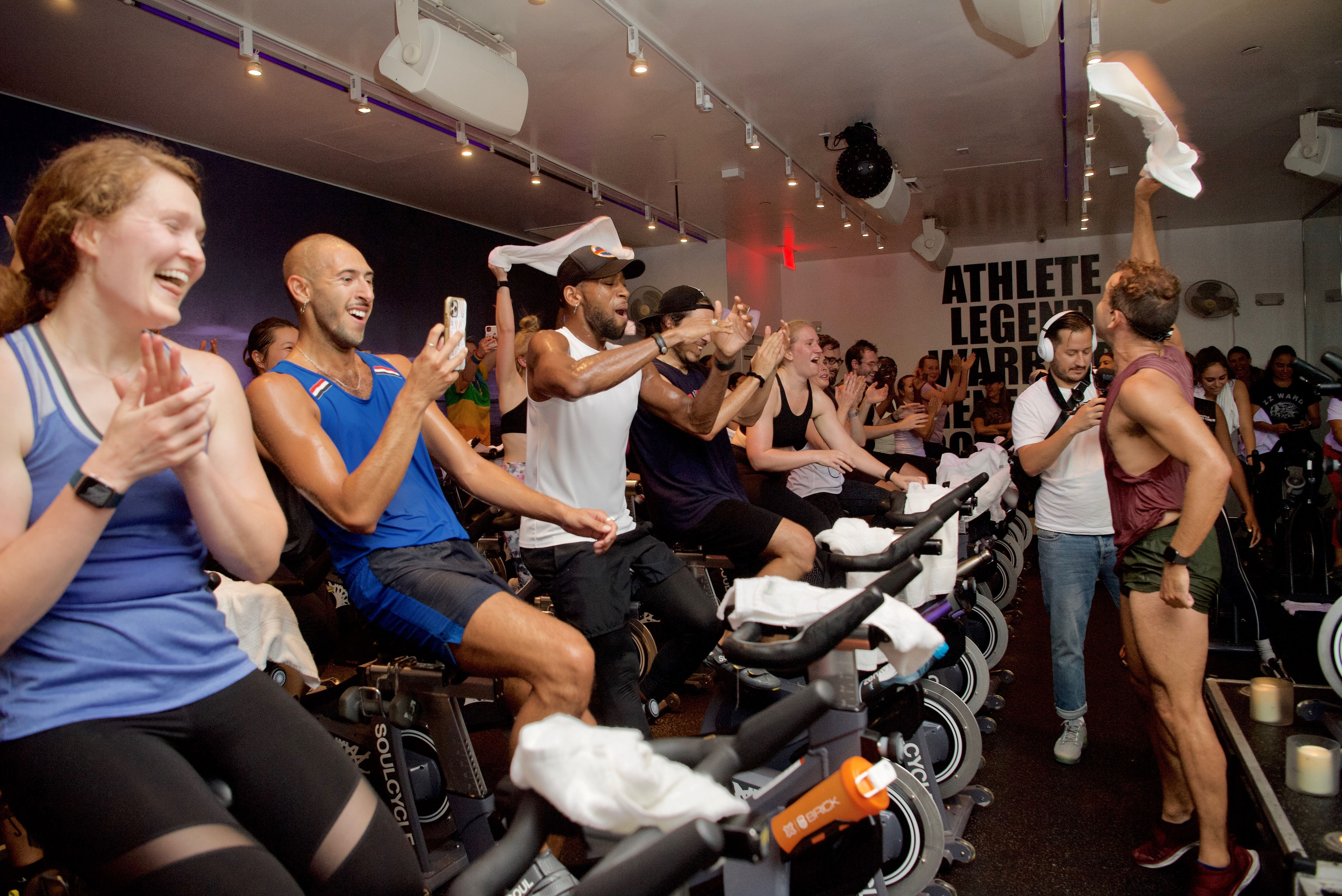 Christina_Aguilera_SoulCycle_Class_04.jpg