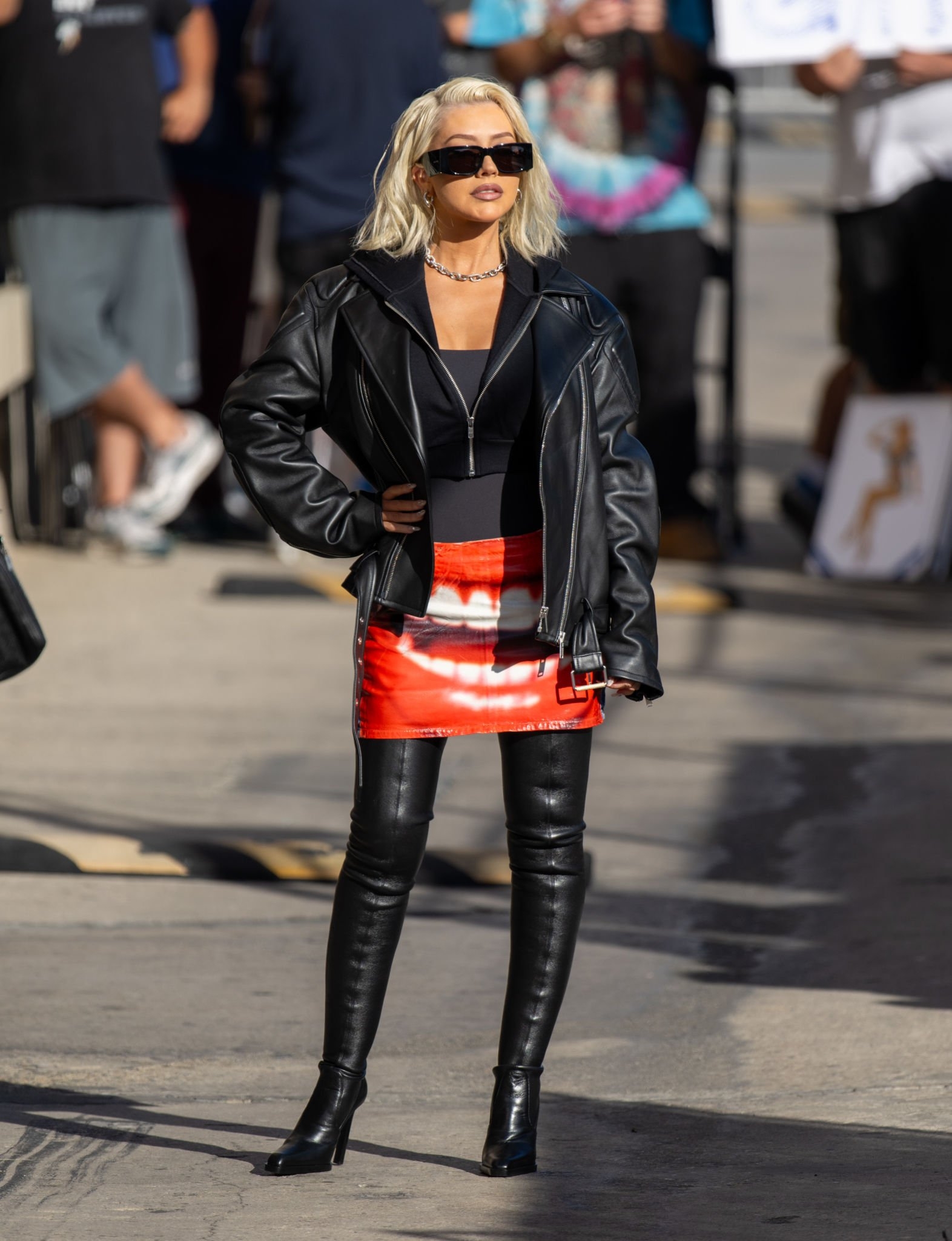 Christina_Aguilera_The_Jimmy_Kimmel_Live_October_16_-_Xtina_Daily_-_XtinaHQ_081__jpeg.jpg