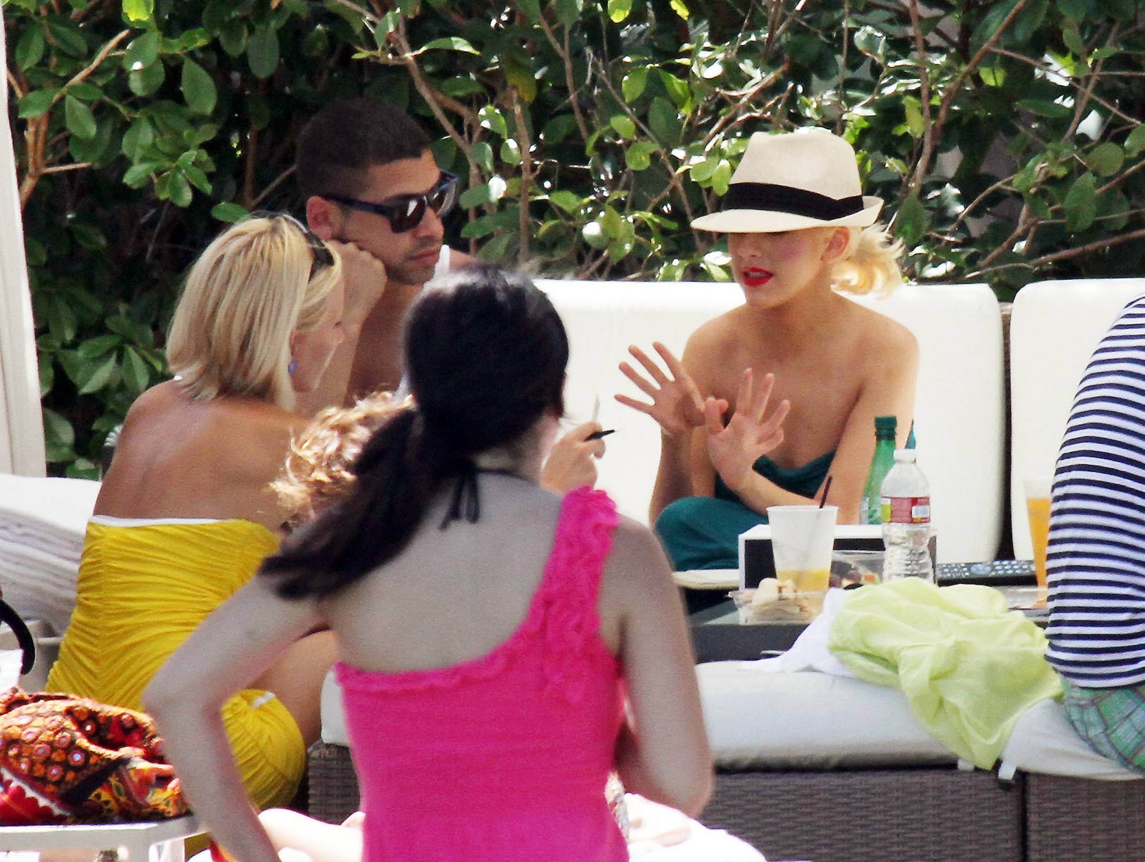 Christina_Aguilera_and_Kim_Kardashian_lounge_by_the_pool_for_a_friends_bachelor_party_at_the_Fountainebleau_in_Miami_-_June_12_-_Christina_Aguilera_Daily_00042.jpg Christina_Aguilera_and_Kim_Kardashian_lounge_by_the_pool_for_a_friends_bachelor_party_at_the_Fountainebleau_in_Miami_-_June_12_-_Christina_Aguilera_Daily_00042.jpg