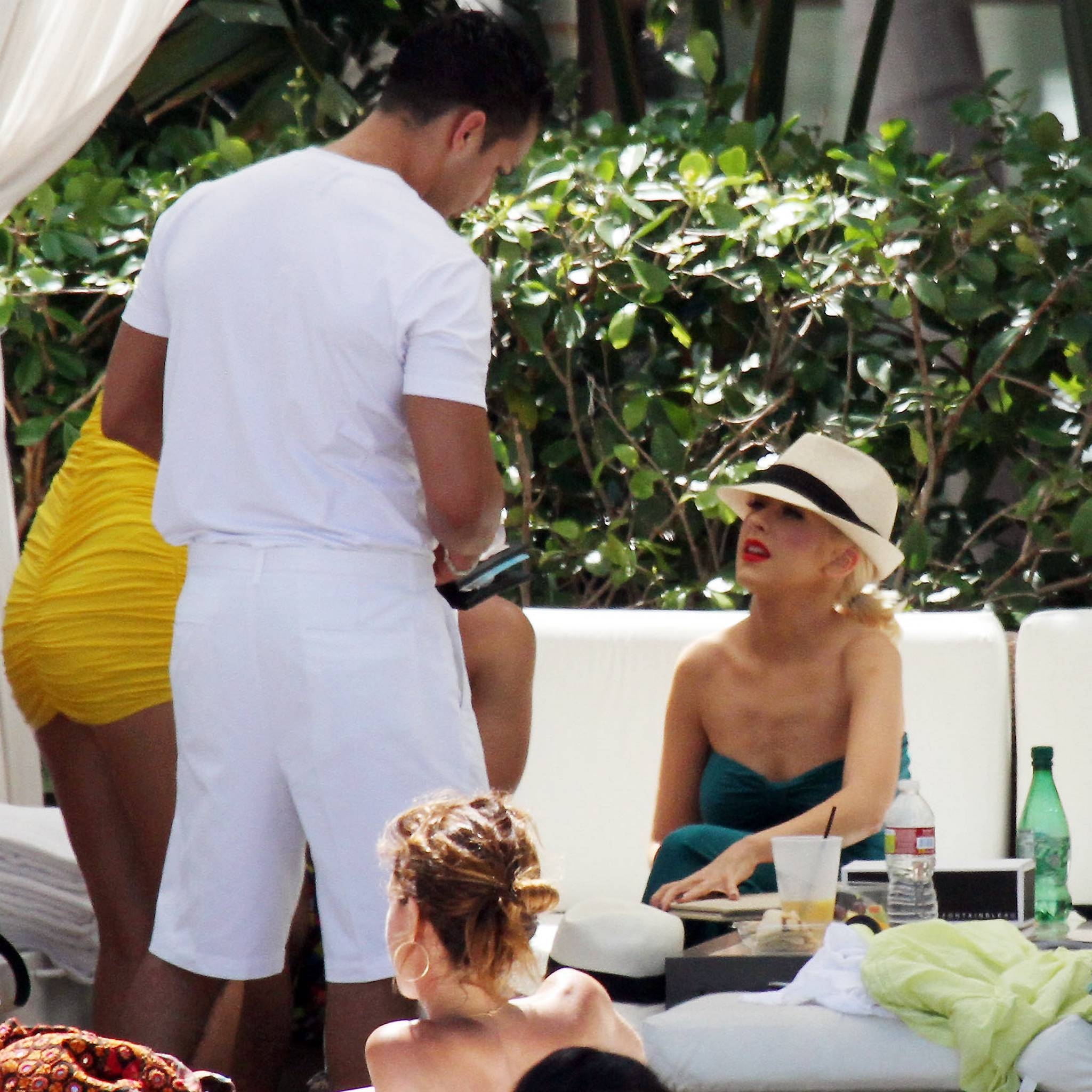 Christina_Aguilera_and_Kim_Kardashian_lounge_by_the_pool_for_a_friends_bachelor_party_at_the_Fountainebleau_in_Miami_-_June_12_-_Christina_Aguilera_Daily_00043.jpg Christina_Aguilera_and_Kim_Kardashian_lounge_by_the_pool_for_a_friends_bachelor_party_at_the_Fountainebleau_in_Miami_-_June_12_-_Christina_Aguilera_Daily_00043.jpg