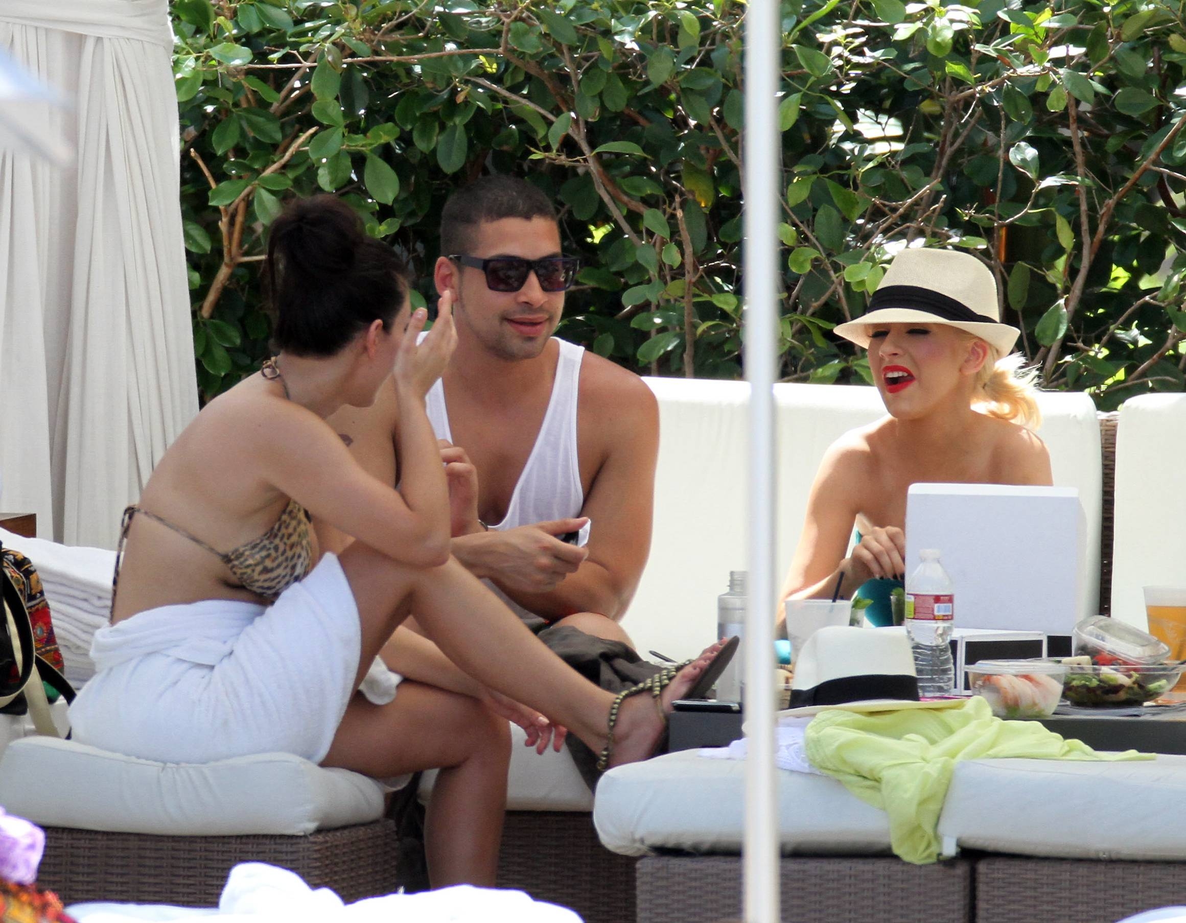 Christina_Aguilera_and_Kim_Kardashian_lounge_by_the_pool_for_a_friends_bachelor_party_at_the_Fountainebleau_in_Miami_-_June_12_-_Christina_Aguilera_Daily_00064.jpg Christina_Aguilera_and_Kim_Kardashian_lounge_by_the_pool_for_a_friends_bachelor_party_at_the_Fountainebleau_in_Miami_-_June_12_-_Christina_Aguilera_Daily_00064.jpg