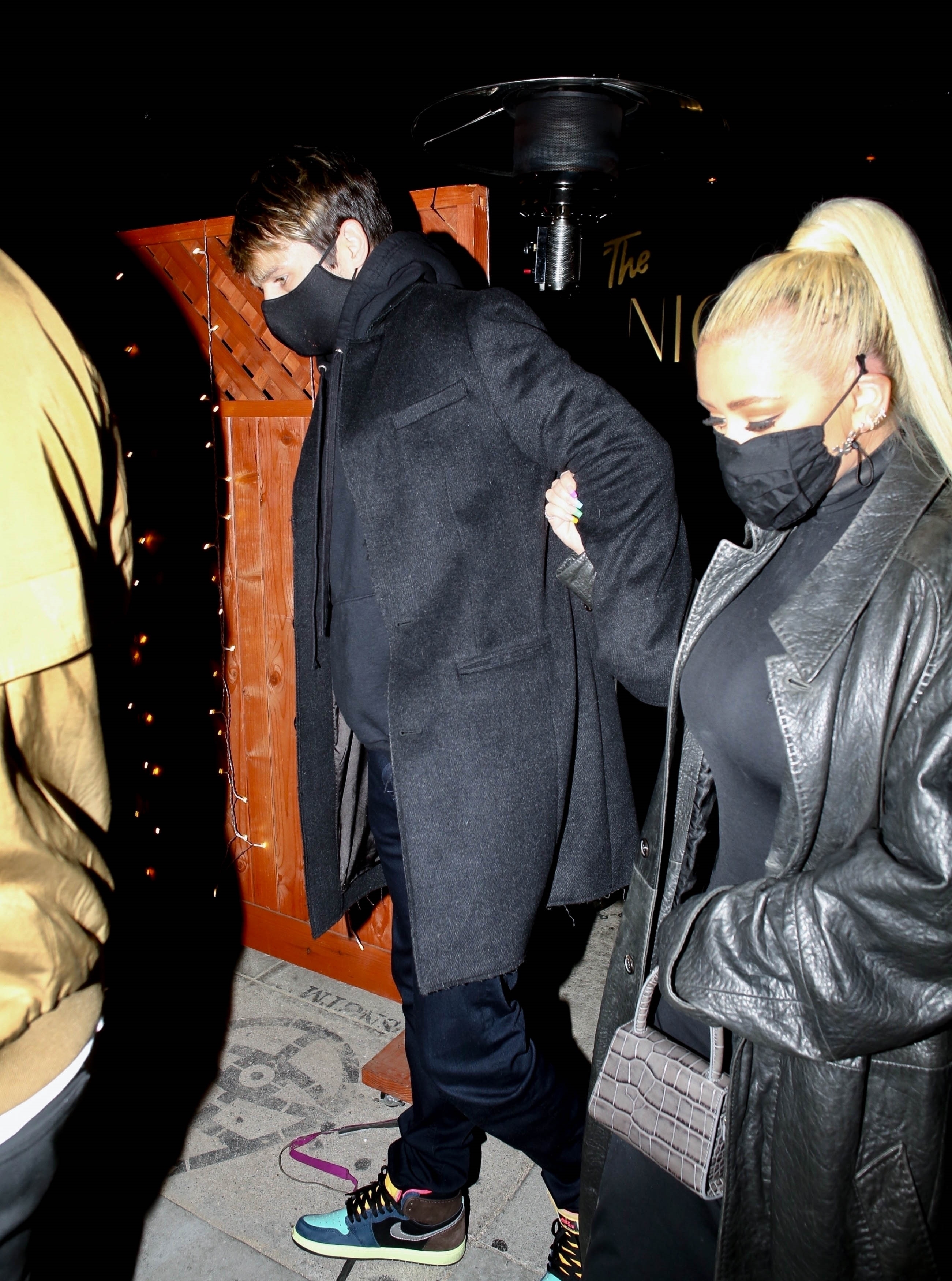 Christina_Aguilera_and_Matthew_Rutler_NiceGuy_2_April5_022.jpg Christina_Aguilera_and_Matthew_Rutler_NiceGuy_2_April5_022.jpg