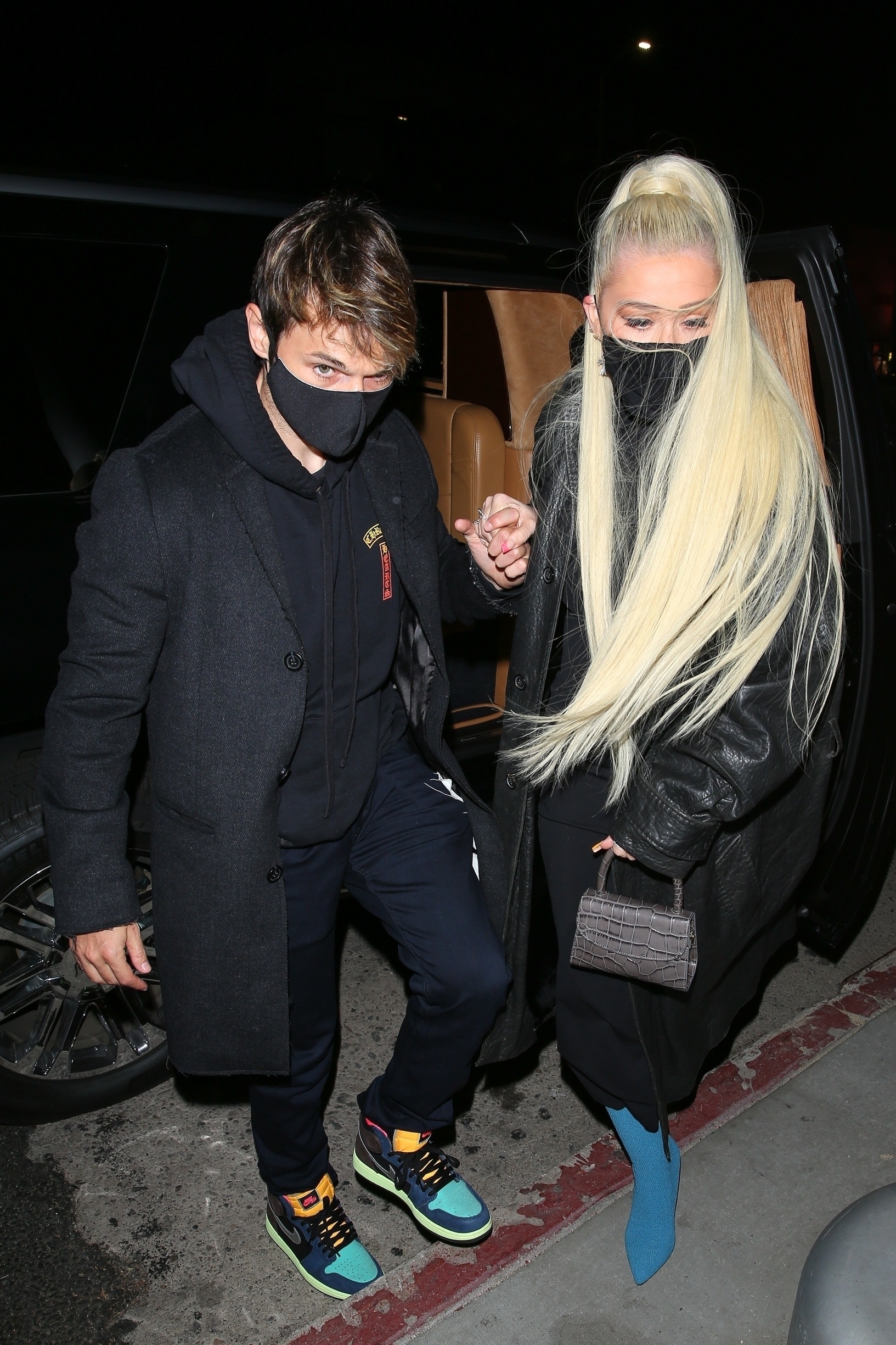 Christina_Aguilera_and_Matthew_Rutler_NiceGuy_April5_002.jpg