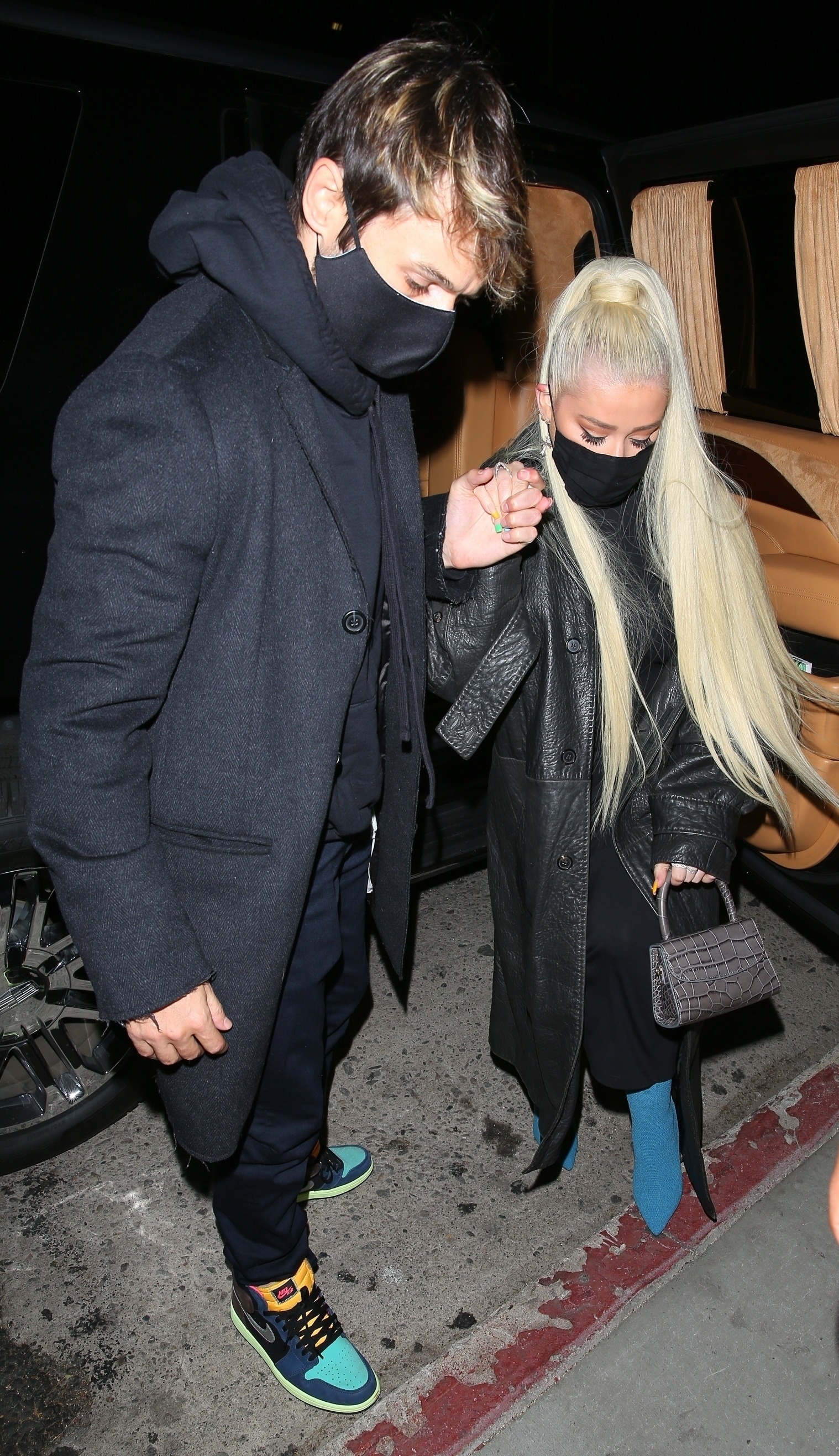 Christina_Aguilera_and_Matthew_Rutler_NiceGuy_April5_012.jpg Christina_Aguilera_and_Matthew_Rutler_NiceGuy_April5_012.jpg