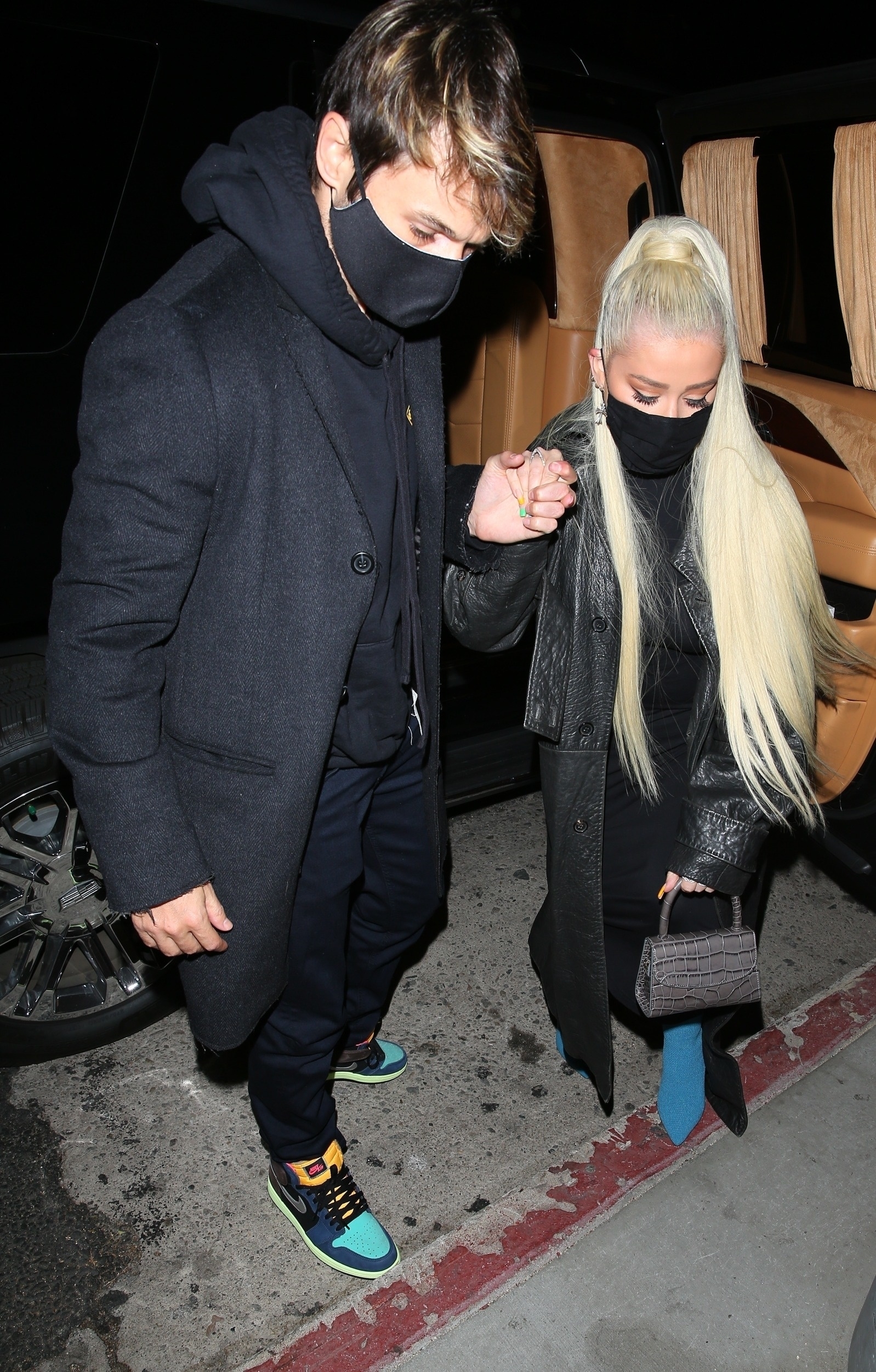 Christina_Aguilera_and_Matthew_Rutler_NiceGuy_April5_013.jpg