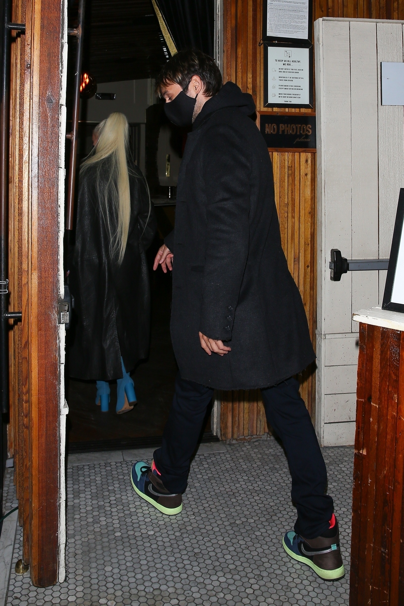 Christina_Aguilera_and_Matthew_Rutler_NiceGuy_April5_023.jpg Christina_Aguilera_and_Matthew_Rutler_NiceGuy_April5_023.jpg