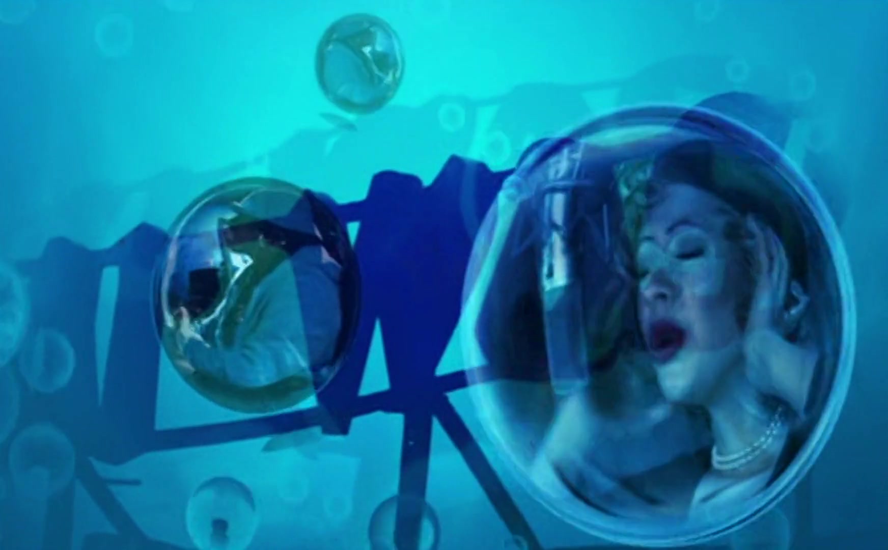 Christina_Aguilera_ft__Missy_Elliott_-_Car_Wash_056.jpg Christina_Aguilera_ft__Missy_Elliott_-_Car_Wash_056.jpg