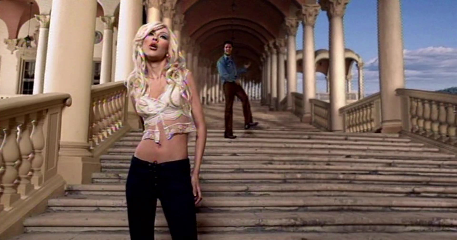 Christina_Aguilera_ft__Ricky_-_No_Body_Wants_To_Be_Lonely_095.jpg
