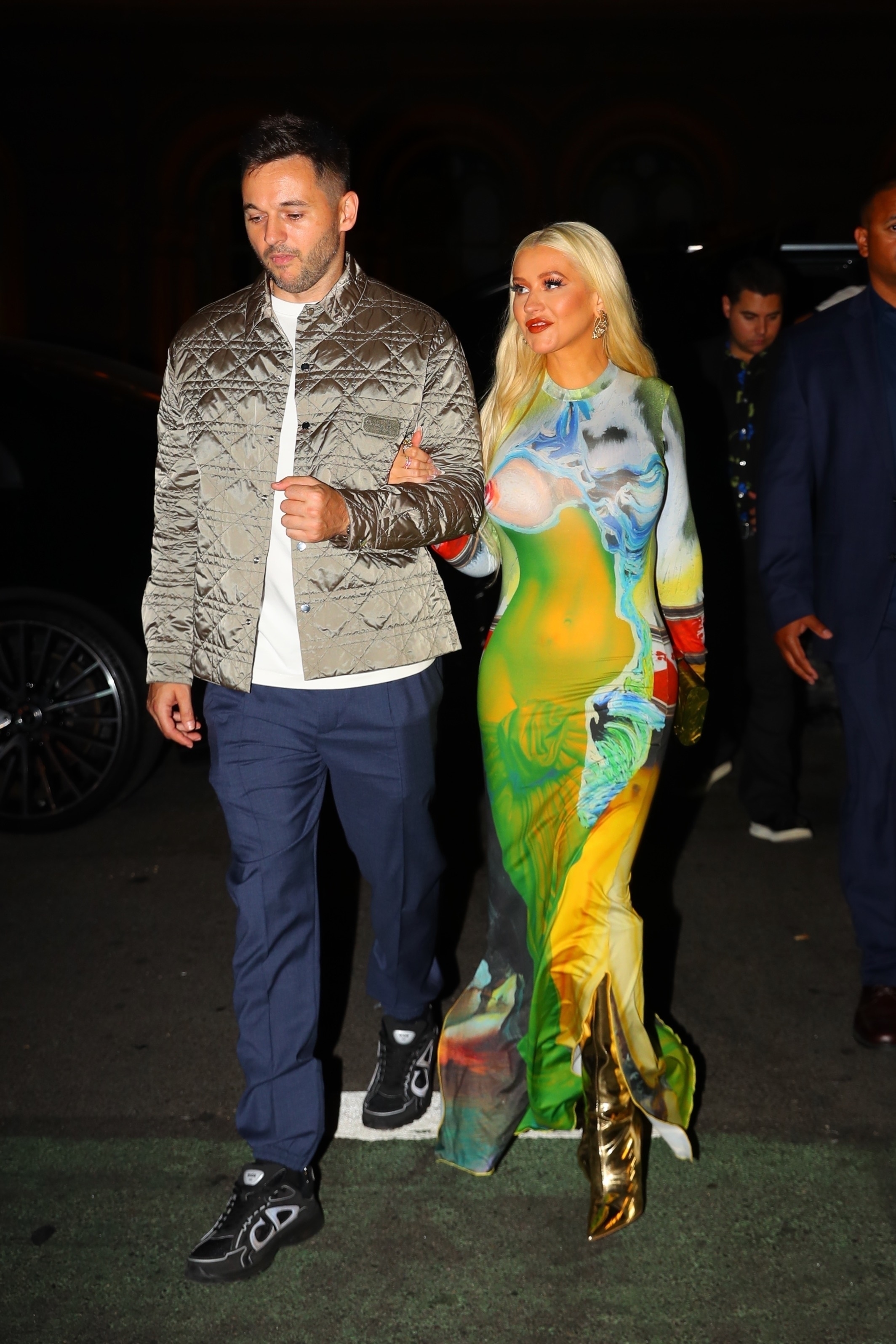 Christina_Aguilera_spotted_out_in_SoHo2C_New_York_0007.jpg