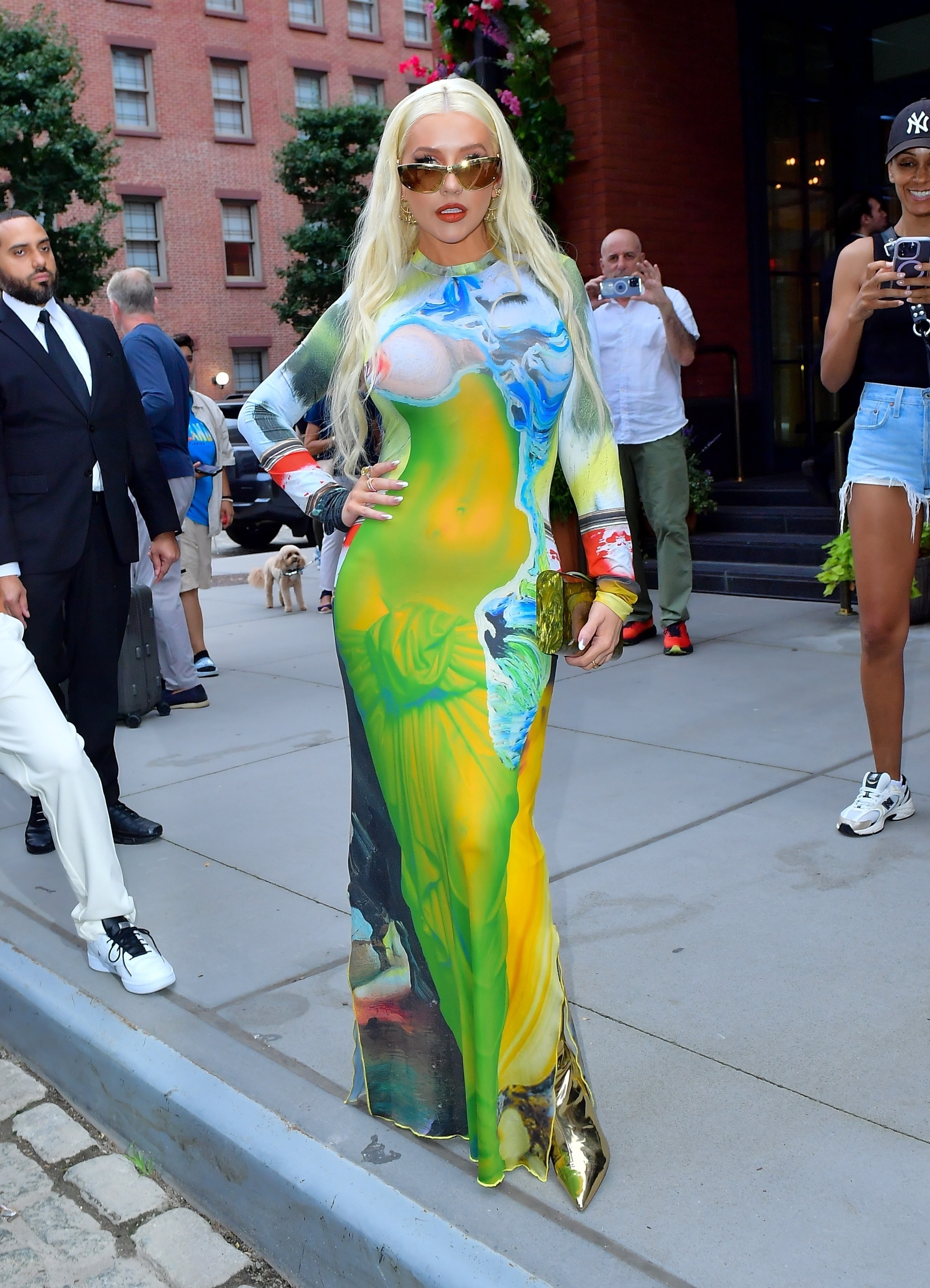 Christina_Aguilera_spotted_out_in_SoHo2C_New_York_011.jpg
