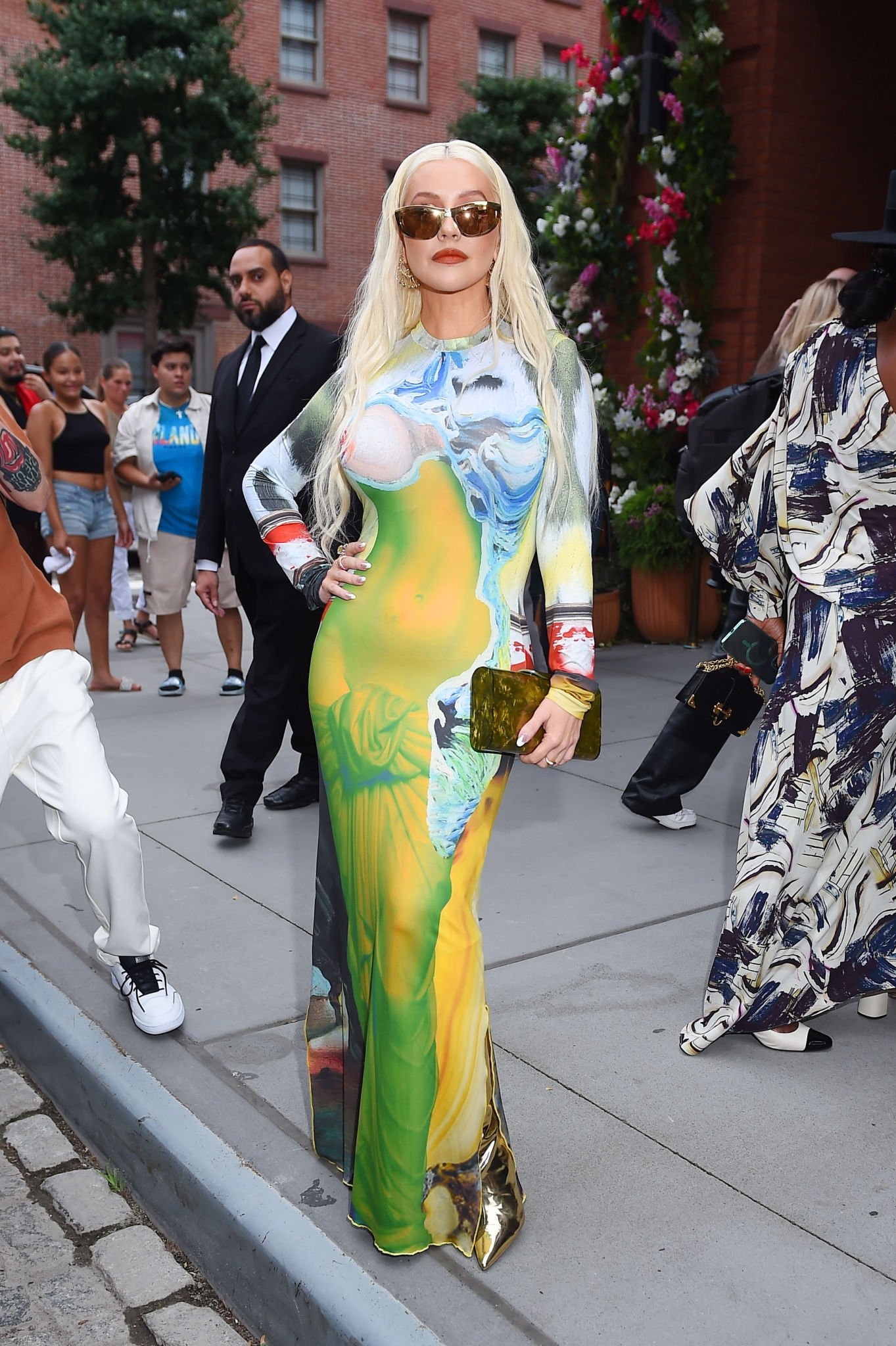 Christina_Aguilera_spotted_out_in_SoHo2C_New_York__00001.jpg