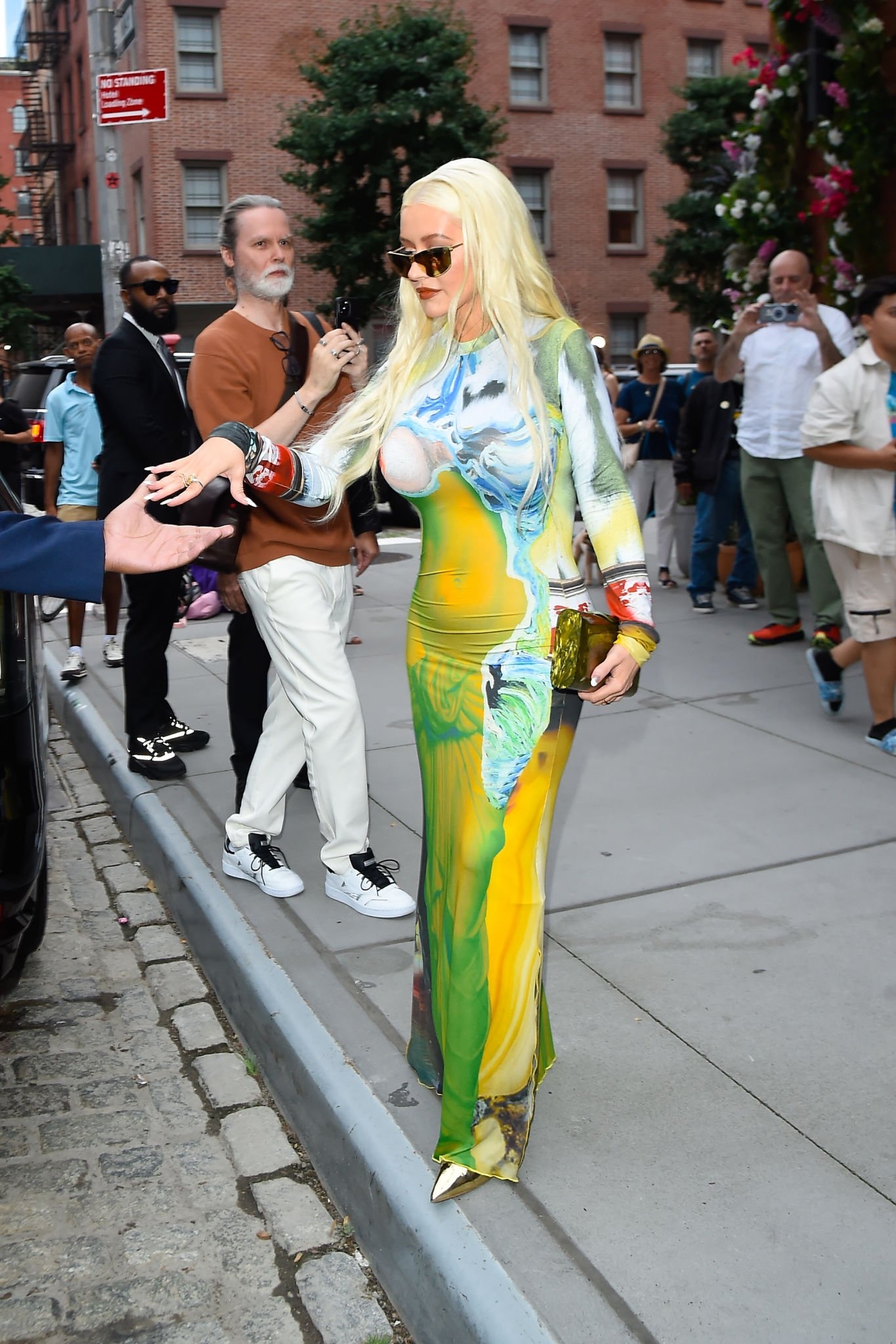 Christina_Aguilera_spotted_out_in_SoHo2C_New_York__00025.jpg