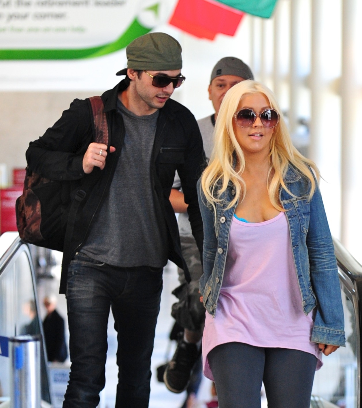 Christina_and_Matt_at_LAX_Airport_-_April_30_-_Christina_Aguilera_Daily_017.jpg Christina_and_Matt_at_LAX_Airport_-_April_30_-_Christina_Aguilera_Daily_017.jpg