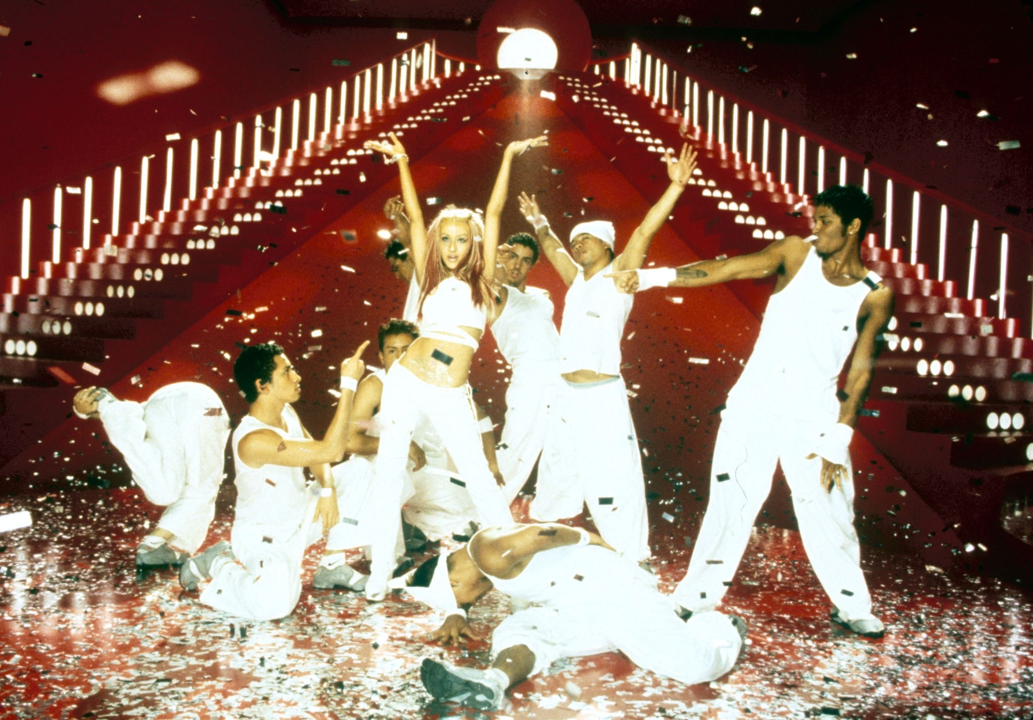 Come_On_Over_Set_-_0063_.jpg Come_On_Over_Set_-_0063_.jpg