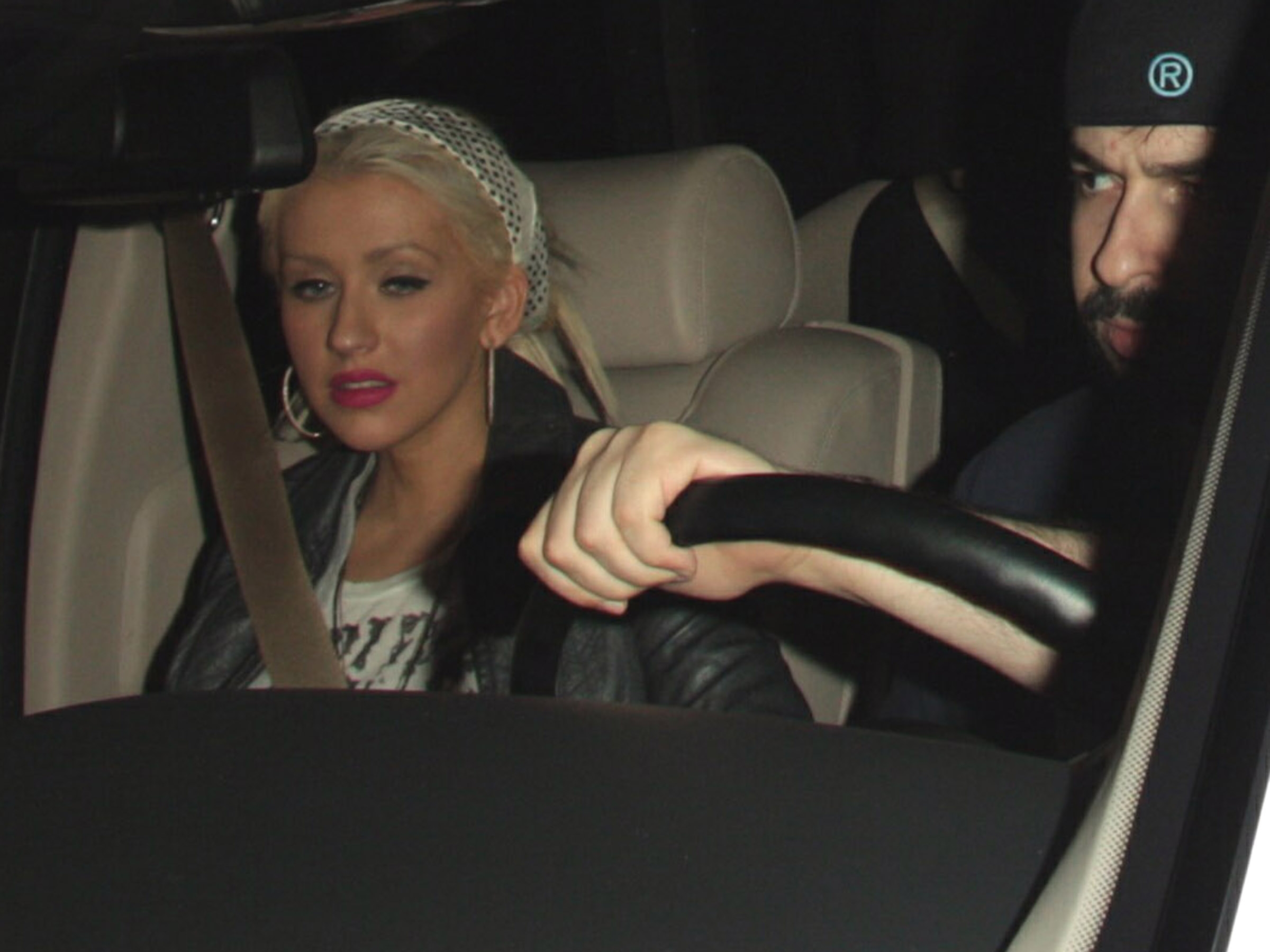 Crown_Bar_Nightclub_-__Christina_Aguilera_Daily_3.jpg Crown_Bar_Nightclub_-__Christina_Aguilera_Daily_3.jpg