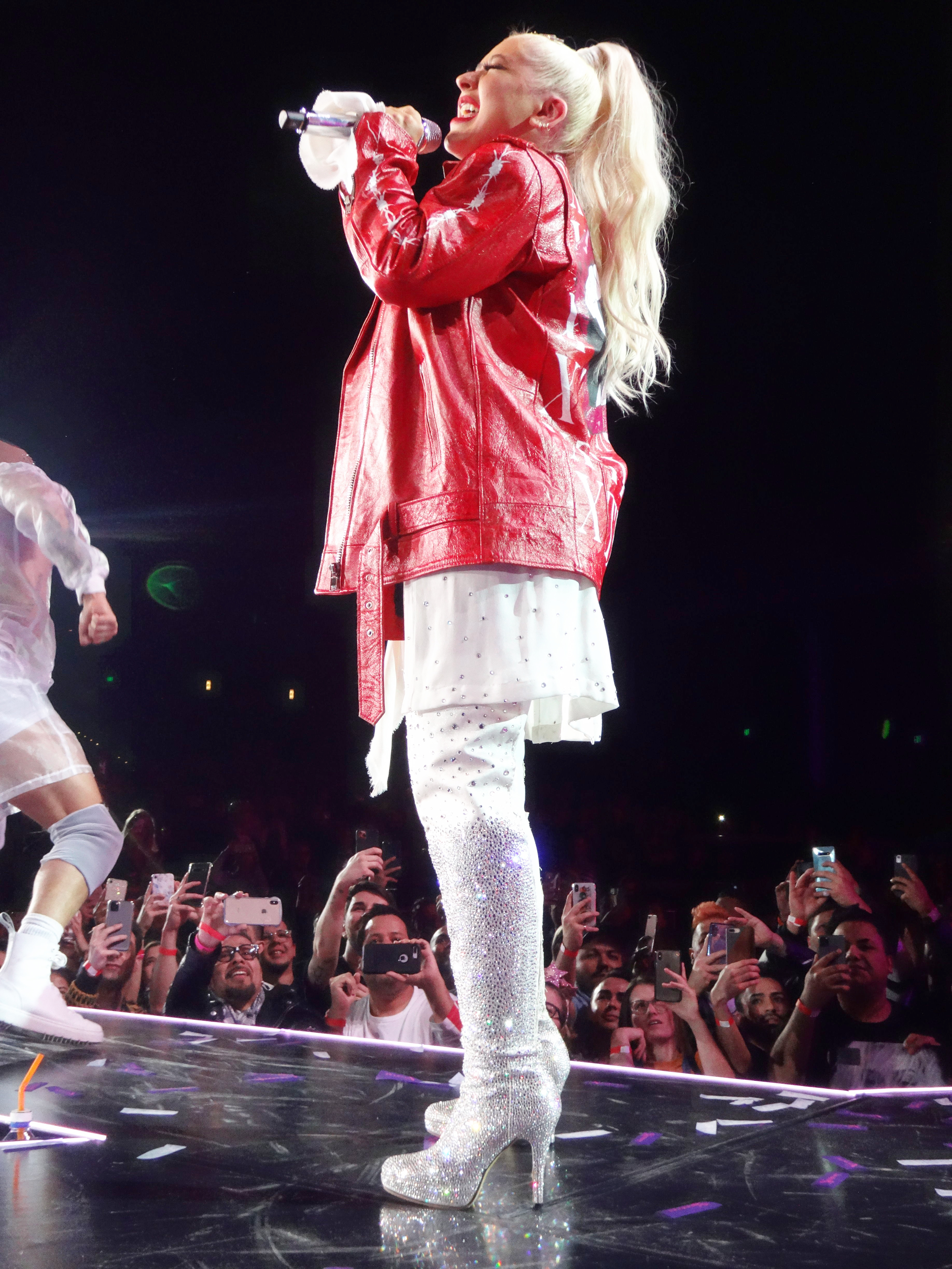 Dick_Clark_s_New_Year_s_Rockin__Eve_2019_-_December_31_-_0020_XtinaDaily.jpg Dick_Clark_s_New_Year_s_Rockin__Eve_2019_-_December_31_-_0020_XtinaDaily.jpg