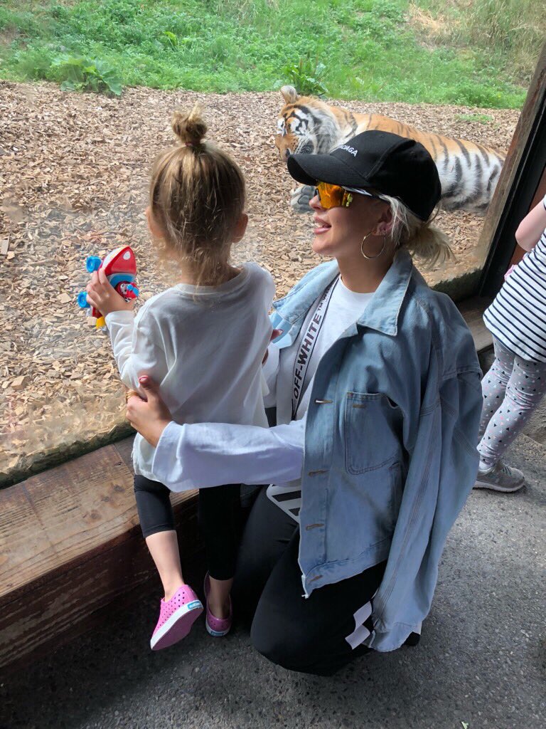 DkwyKIZXsAAIcQS-orig.jpg DkwyKIZXsAAIcQS-orig.jpg