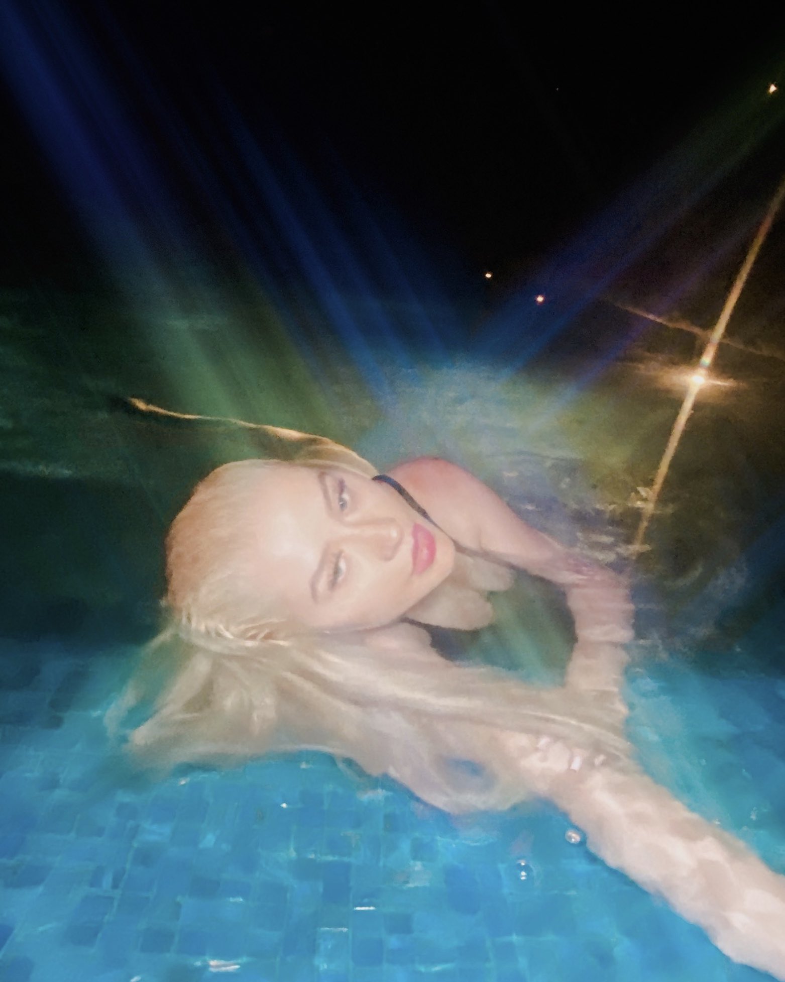 EYMBefdUYAA6_tW-orig.jpg EYMBefdUYAA6_tW-orig.jpg