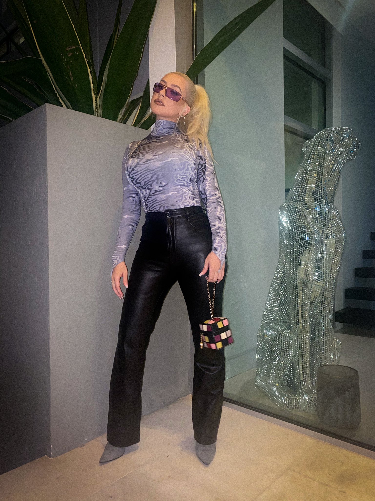 EujX-_YXUAE7VSA-orig_28129.jpg EujX-_YXUAE7VSA-orig_28129.jpg