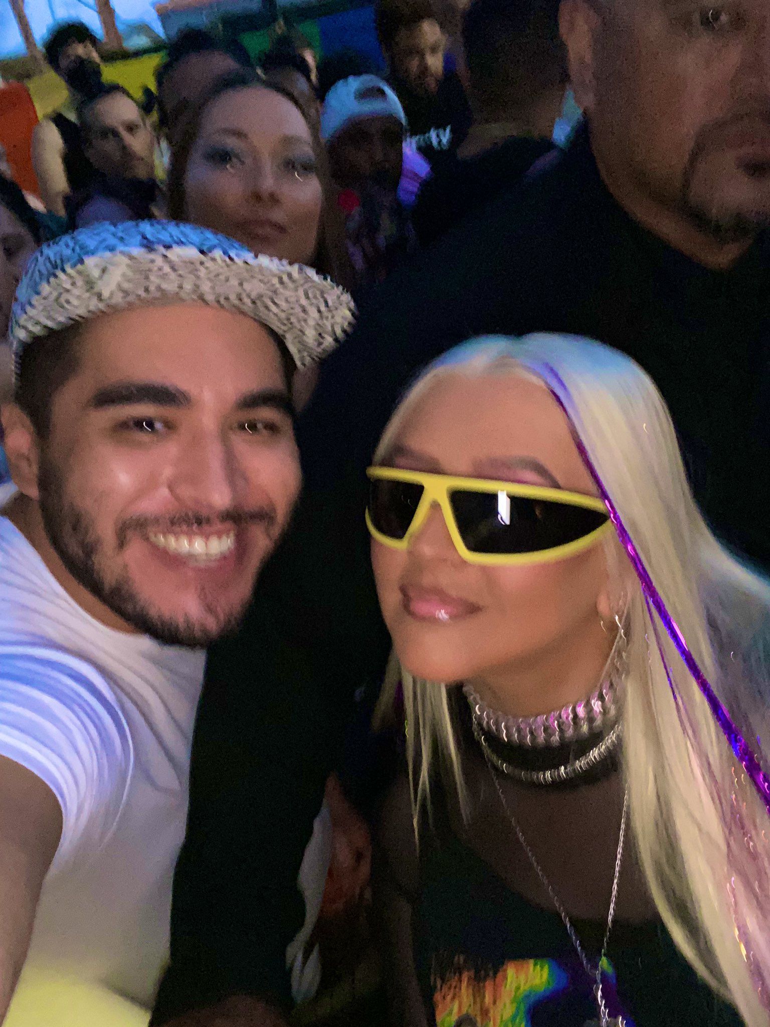 FUy-BVEKUs-AE54-V9-format-jpg-name-large.jpg FUy-BVEKUs-AE54-V9-format-jpg-name-large.jpg