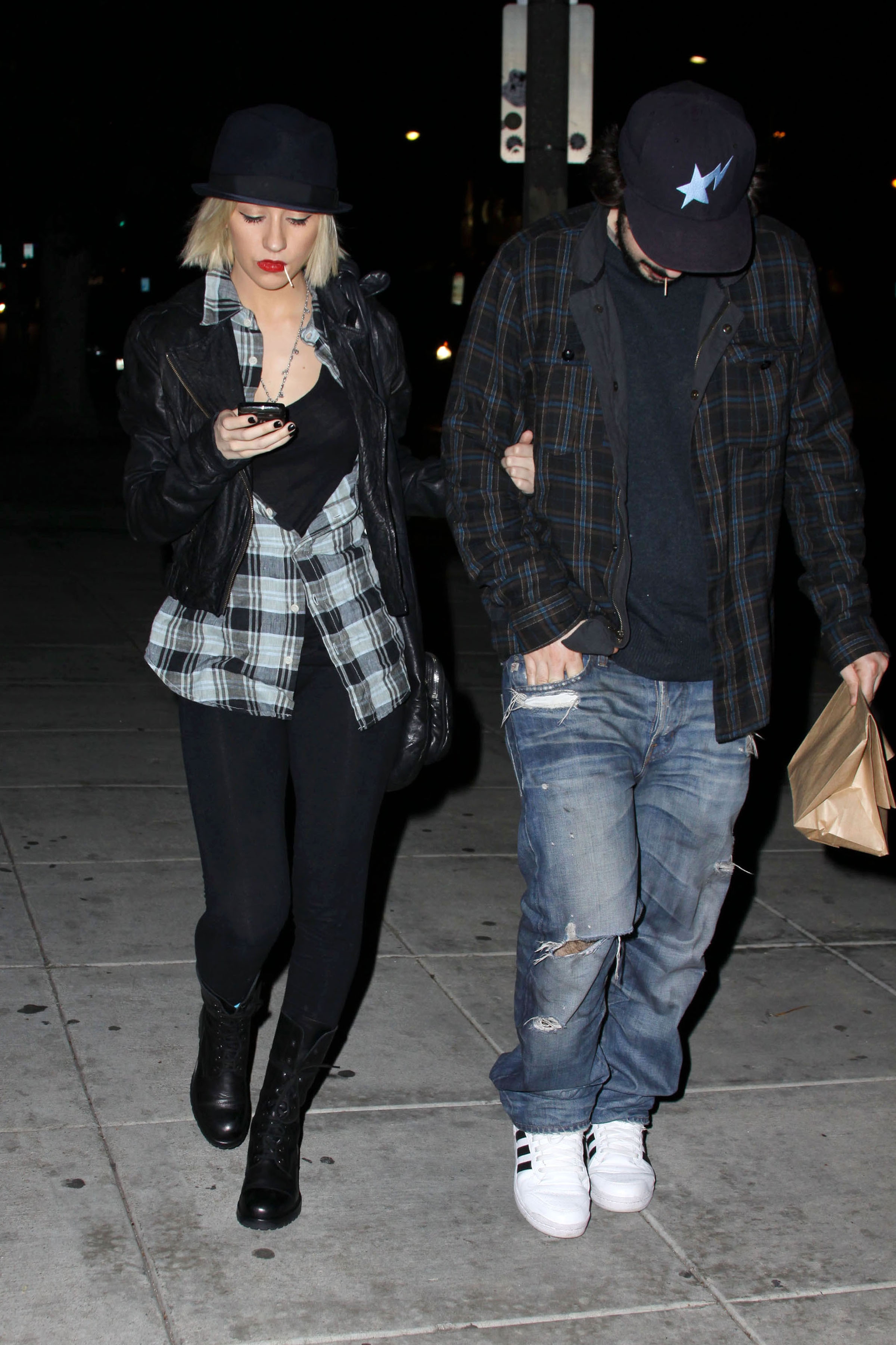 In_Los_Angeles_-_March_8_-_Christina_Aguilera_Daily_002.jpg
