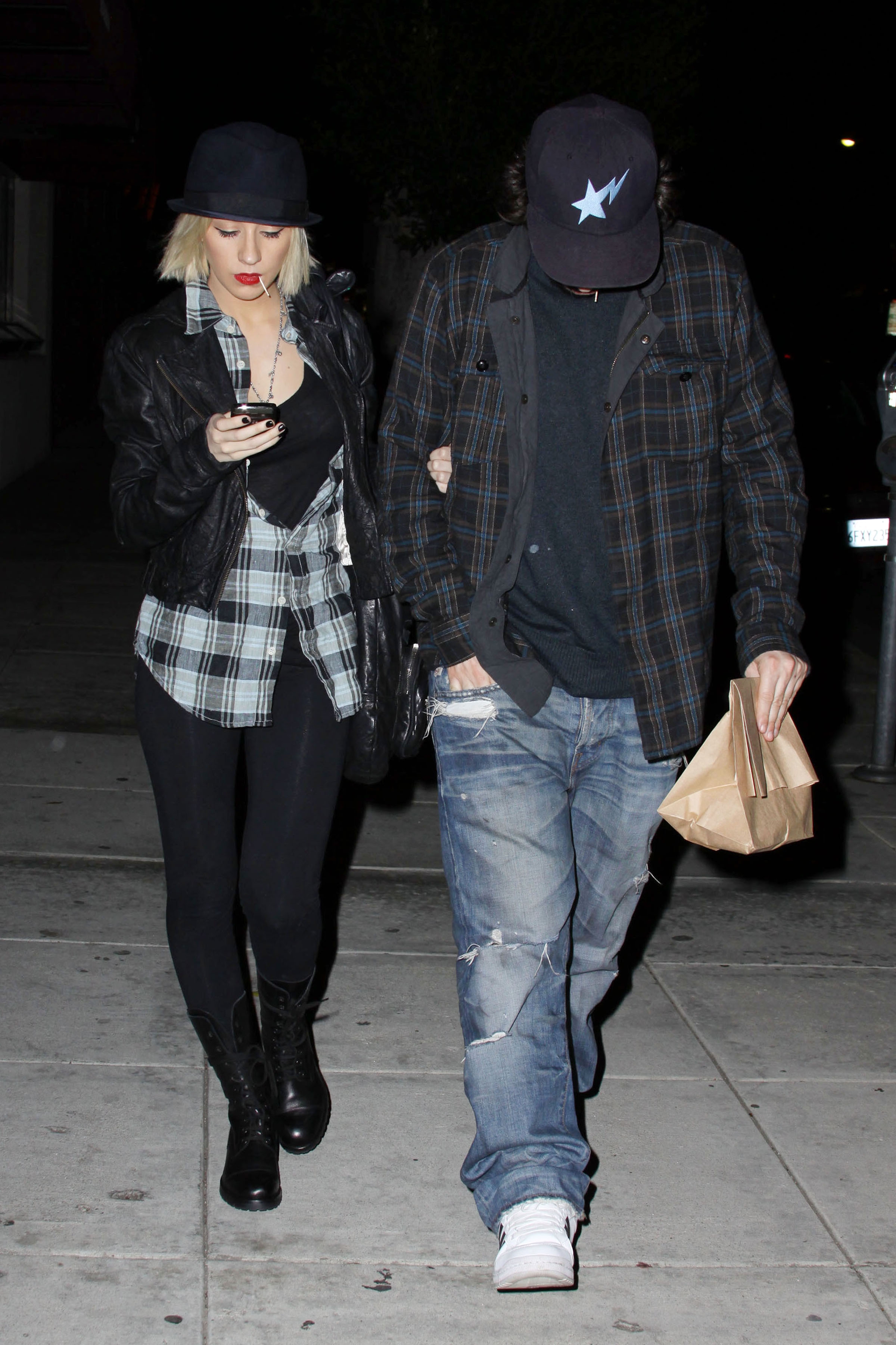 In_Los_Angeles_-_March_8_-_Christina_Aguilera_Daily_003.jpg