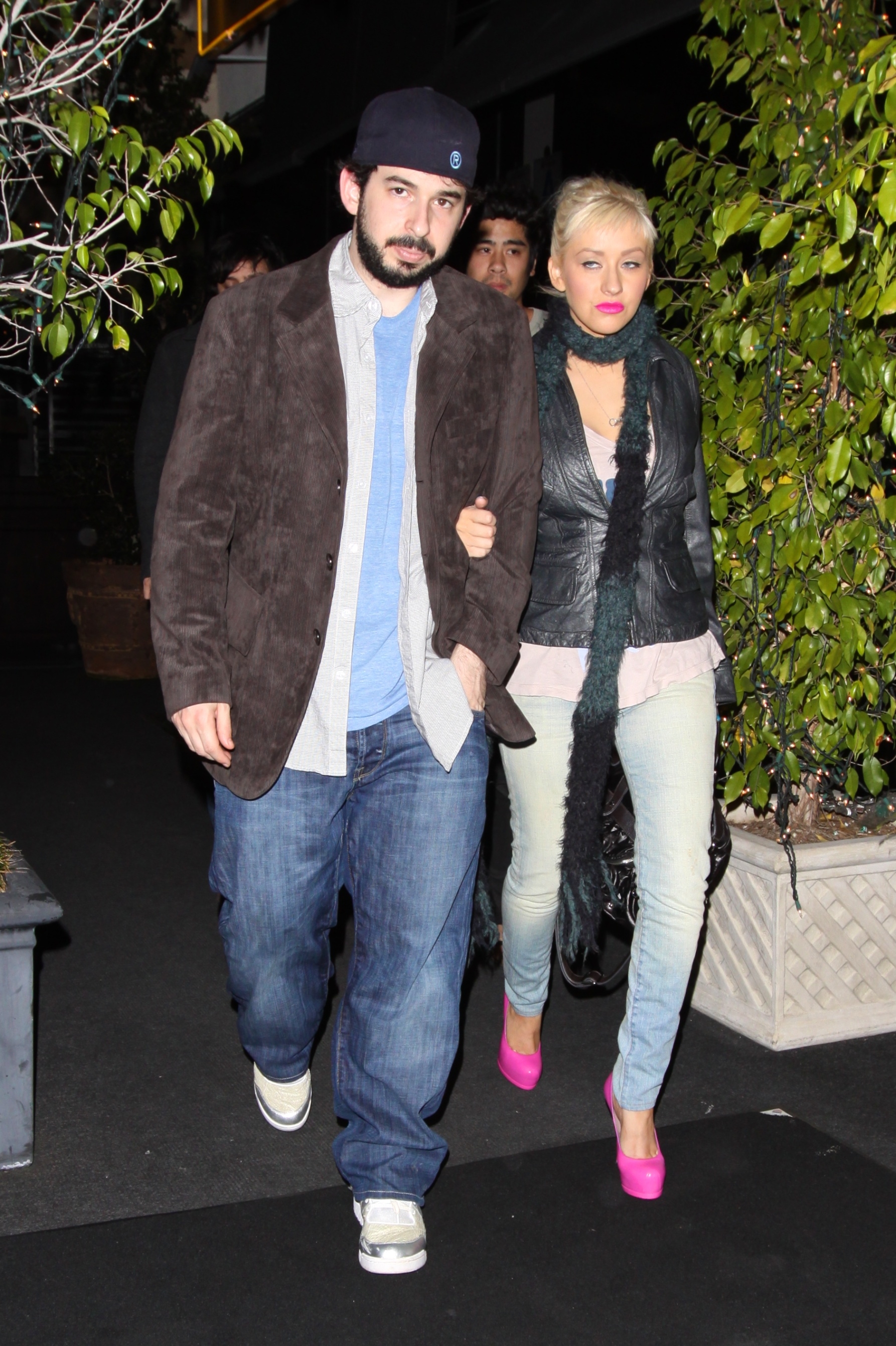 Leaving_Hamasaku_restaurant_with_Ladytron_-_March_22_-_Christina_Aguilera_Daily_003.jpg Leaving_Hamasaku_restaurant_with_Ladytron_-_March_22_-_Christina_Aguilera_Daily_003.jpg