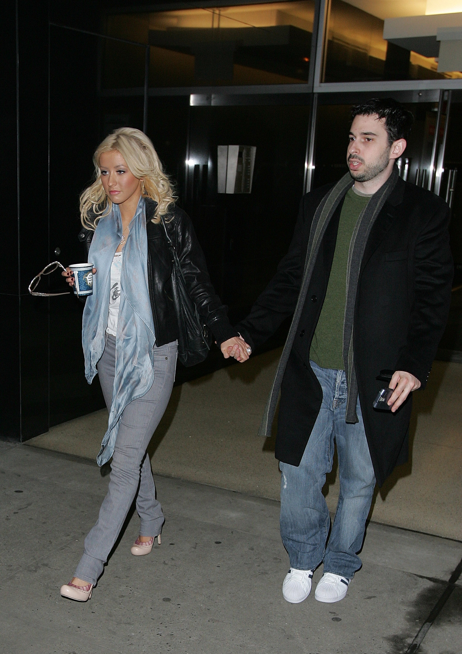 Leaving_The_Mercer_Hotel_With_Jordan_-_March_22__-__Christina_Aguilera_Daily_02.jpg Leaving_The_Mercer_Hotel_With_Jordan_-_March_22__-__Christina_Aguilera_Daily_02.jpg