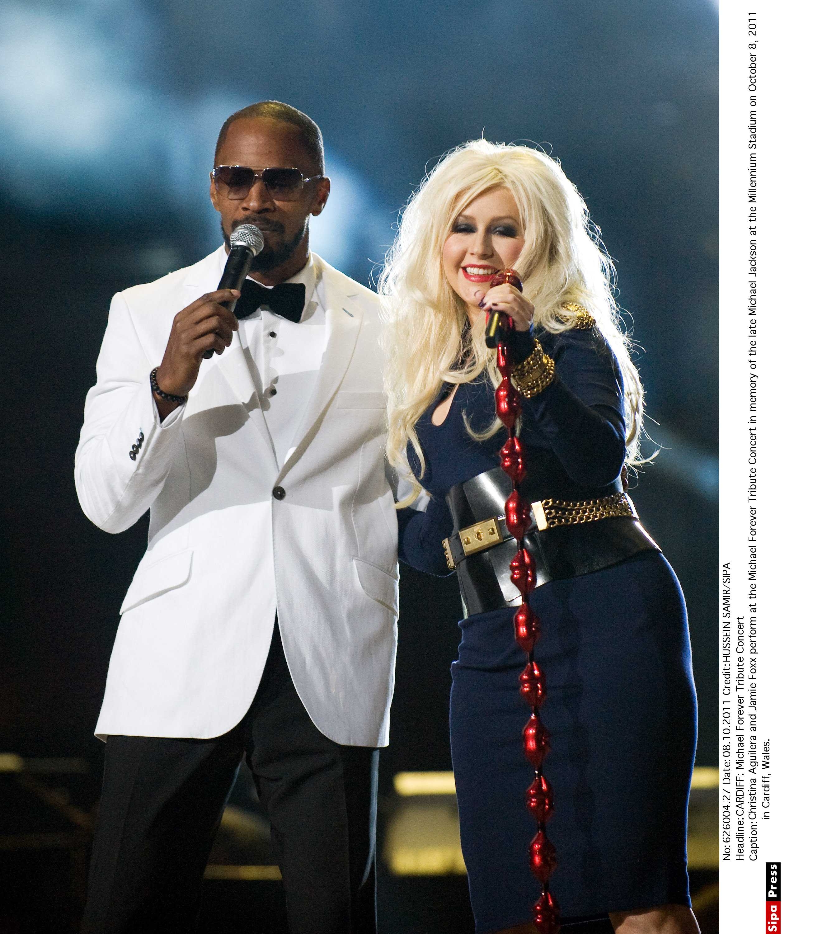 Michael_Forever_Tribute_Concert_-_October_8_-_Christina_Aguilera_Daily_062.jpg Michael_Forever_Tribute_Concert_-_October_8_-_Christina_Aguilera_Daily_062.jpg