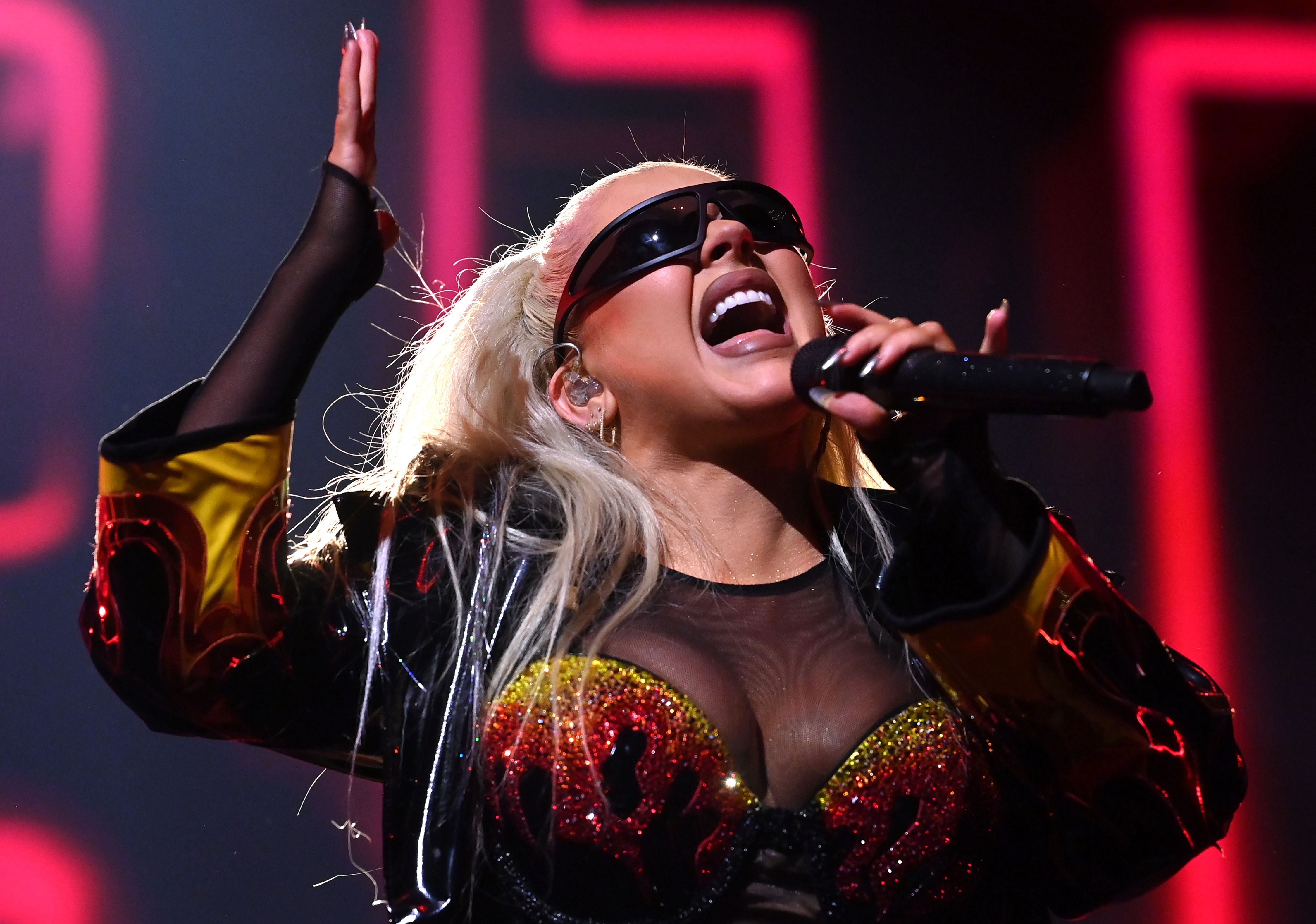 O2_Arena_in_London_-_August_5_-_00027_XtinaDaily.jpg O2_Arena_in_London_-_August_5_-_00027_XtinaDaily.jpg