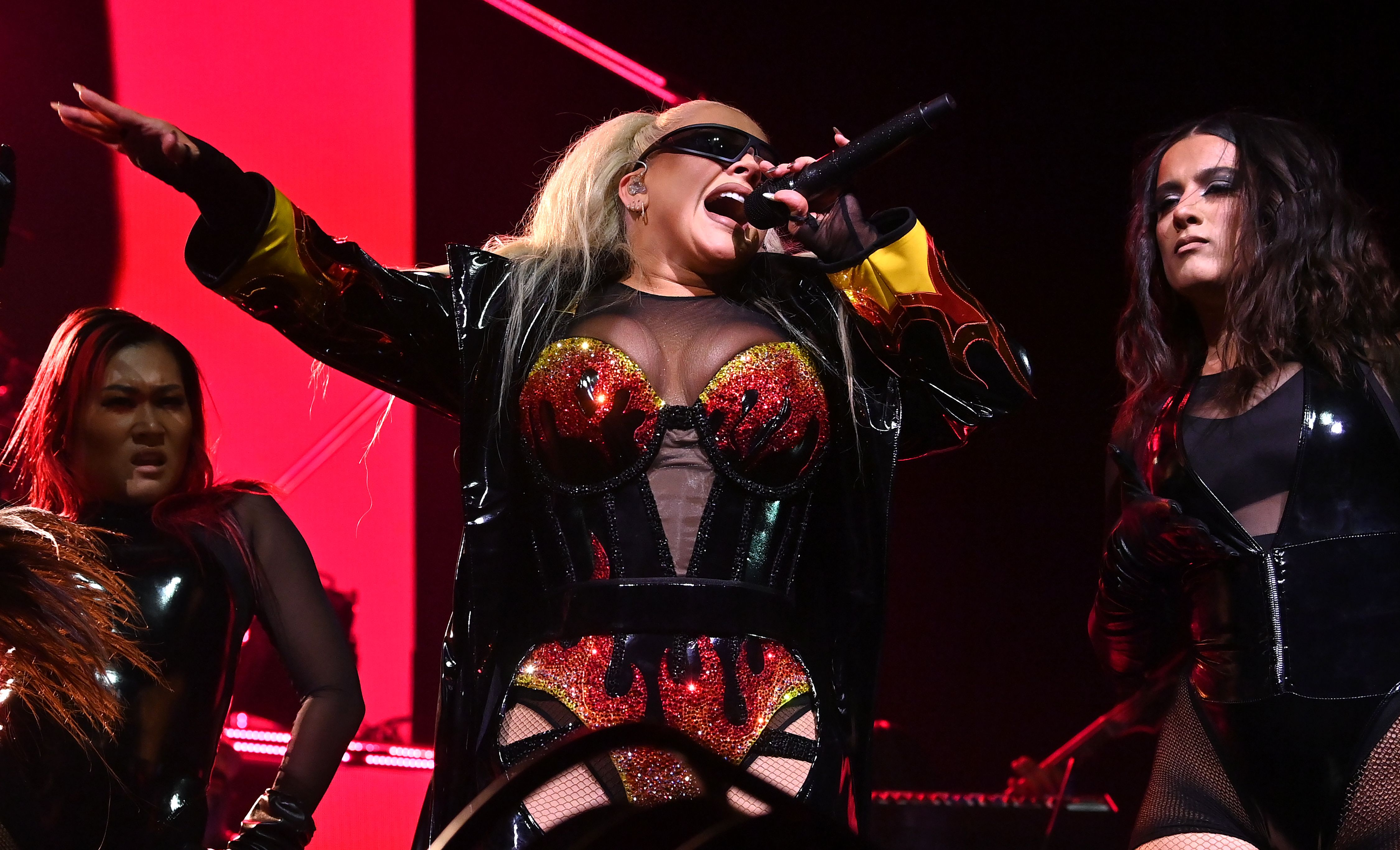 O2_Arena_in_London_-_August_5_-_00073_XtinaDaily.jpg O2_Arena_in_London_-_August_5_-_00073_XtinaDaily.jpg