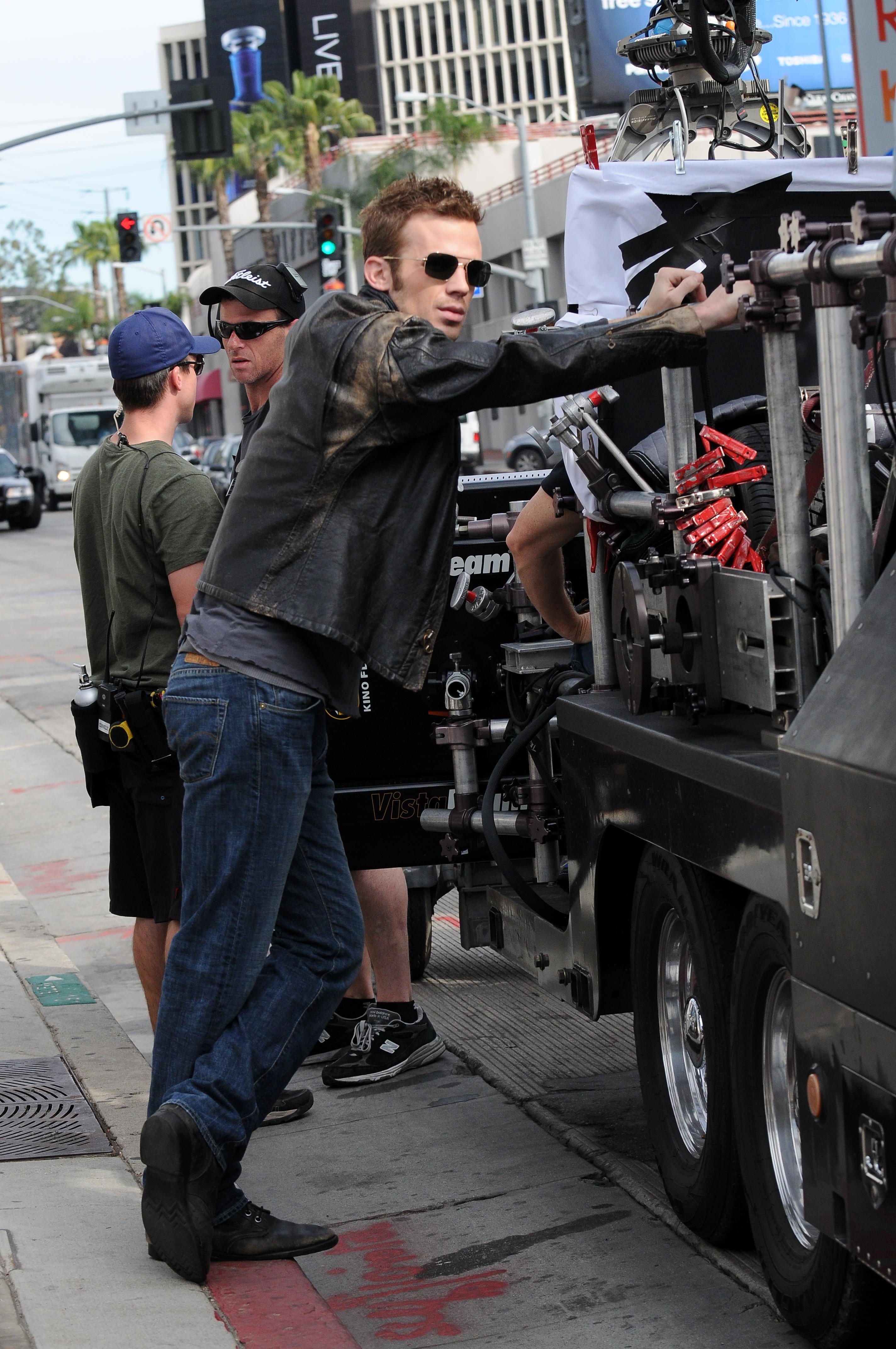 On_the_set_of_Burlesque_in_Los_Angeles_-_January_11_-_Christina_Aguilera_Daily_038.jpg On_the_set_of_Burlesque_in_Los_Angeles_-_January_11_-_Christina_Aguilera_Daily_038.jpg