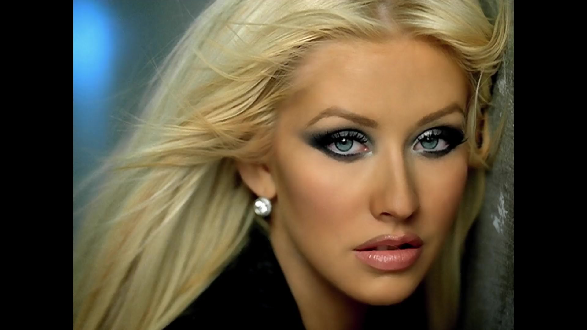 P__Diddy_feat__Christina_Aguilera_-_Tell_Me_5BVEVO_HD_1080p5D_072.jpg