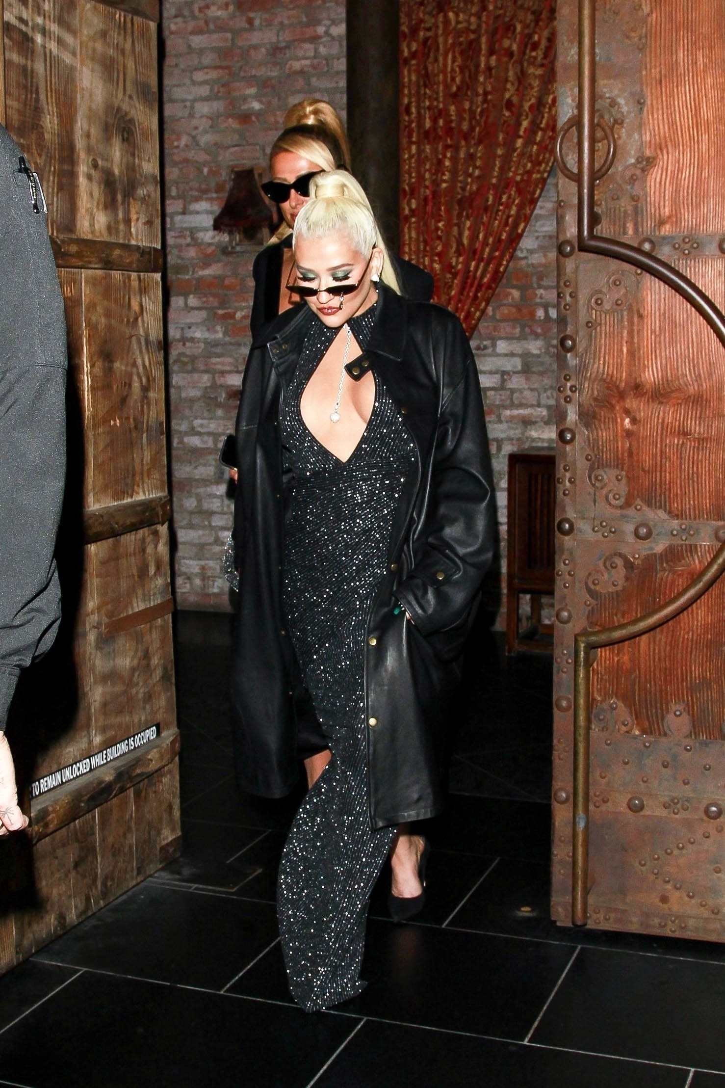 Paris_Hilton_Christina_Aguilera_-_Xtina_Daily_0011_.jpg