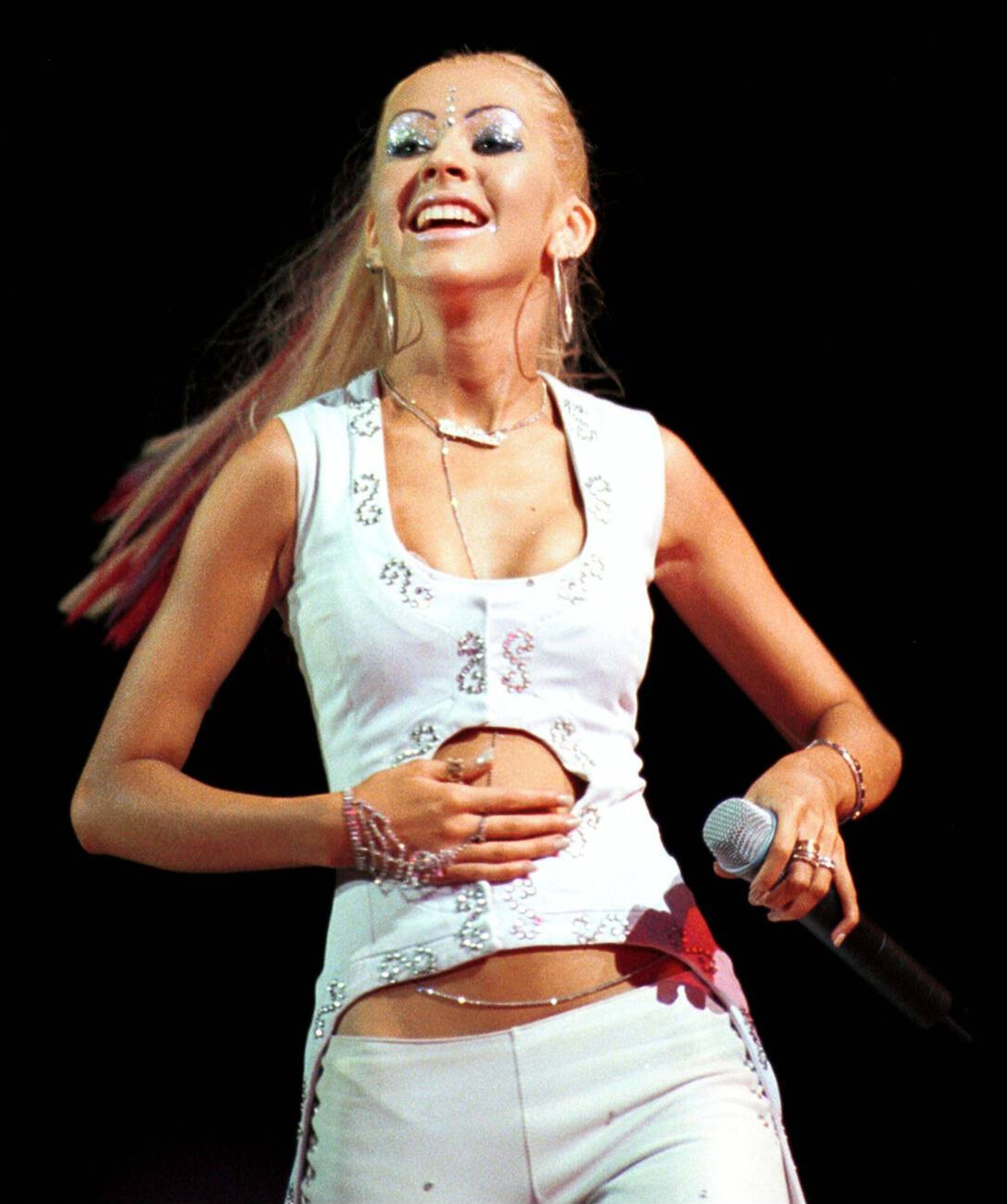 Pittsburgh_2000_-_Christina_Aguilera_-_XtinaHQ_5000909.jpg