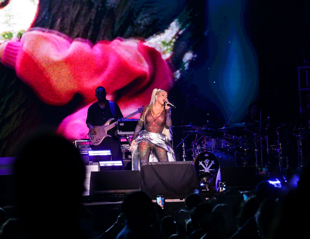 Pride_Island_xtinadaily_0019~0.jpg Pride_Island_xtinadaily_0019~0.jpg