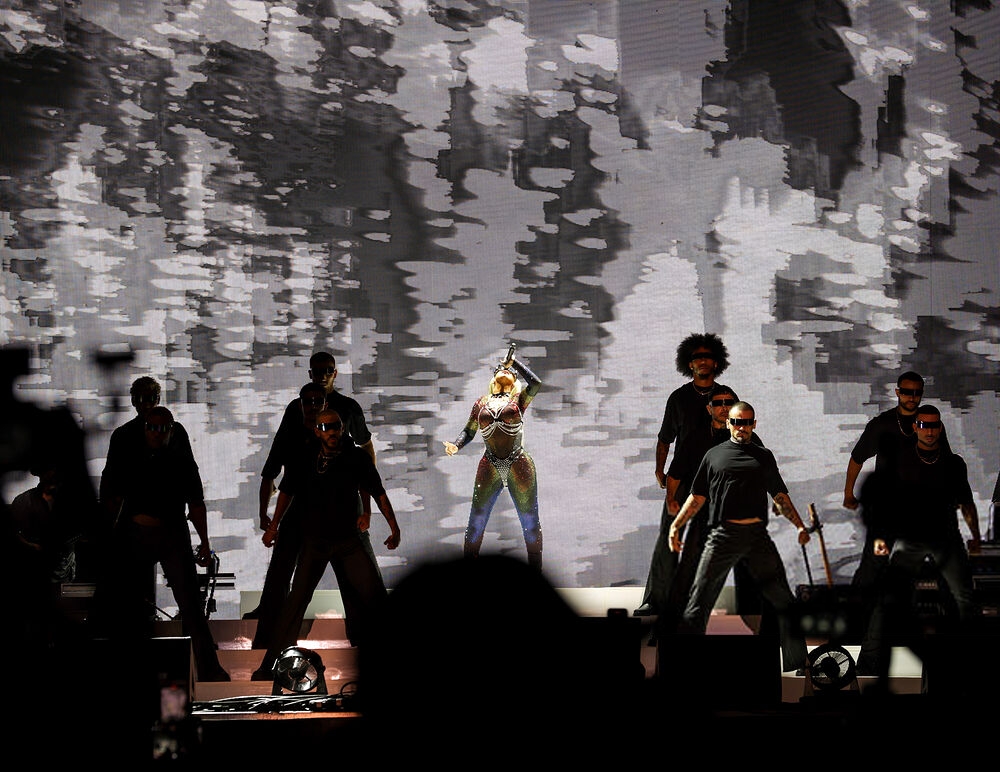 Pride_Island_xtinadaily_0040~0.jpg Pride_Island_xtinadaily_0040~0.jpg