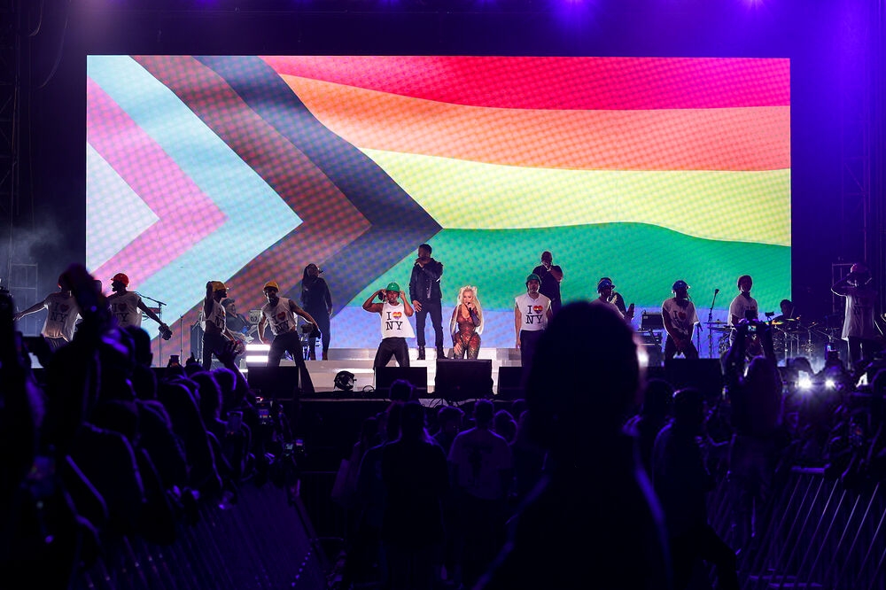 Pride_Island_xtinadaily_0041~0.jpg Pride_Island_xtinadaily_0041~0.jpg