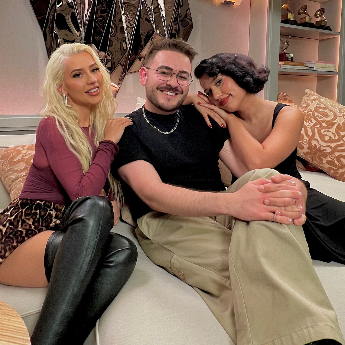 RayeUpdate-1848396070134464526-01.jpg RayeUpdate-1848396070134464526-01.jpg