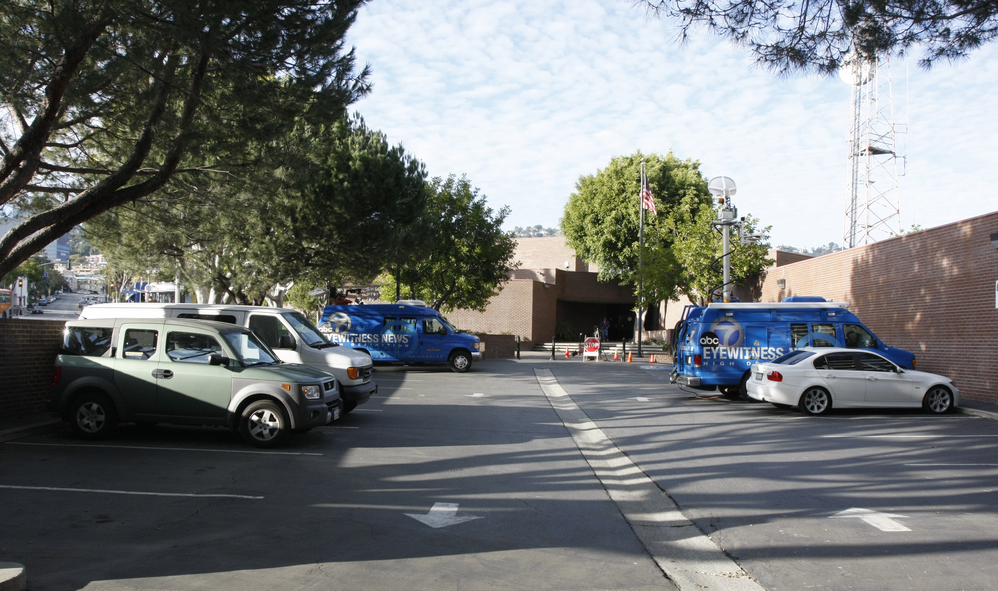 Sheriff_s_department_-_Christina_Aguilera_Daily_001.jpg Sheriff_s_department_-_Christina_Aguilera_Daily_001.jpg