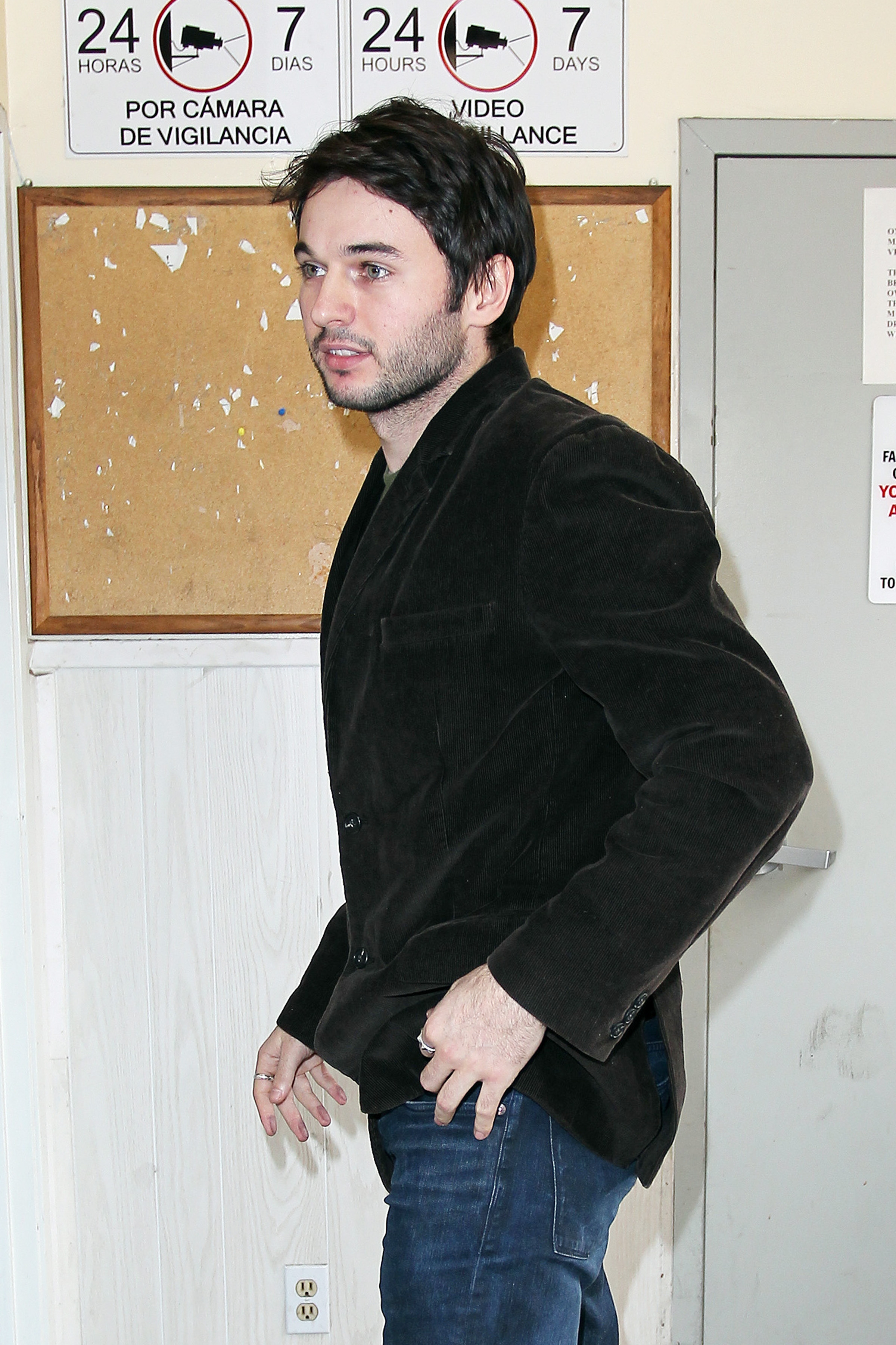 Sheriff_s_department_-_Christina_Aguilera_Daily_010.jpg Sheriff_s_department_-_Christina_Aguilera_Daily_010.jpg