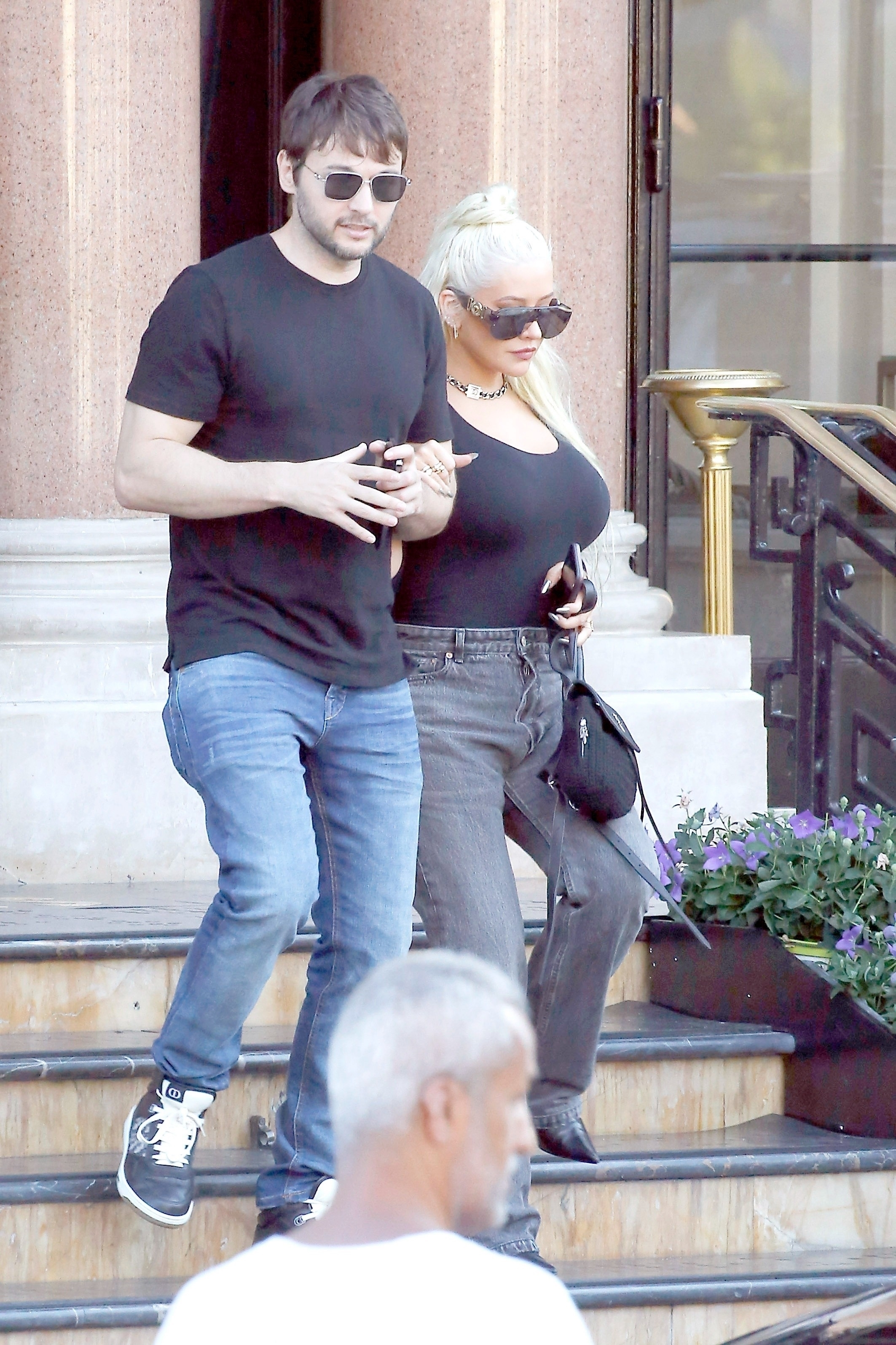 Shopping_with_Matthew_Rutler_in_France_on_August_1_-_Xtina_Daily_083.jpg Shopping_with_Matthew_Rutler_in_France_on_August_1_-_Xtina_Daily_083.jpg