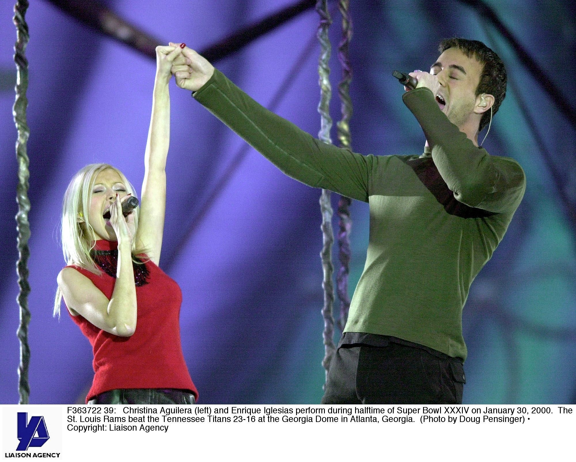 Super_Bowl_XXXIV_-_Halftime_Show_-_XtinaDaily_0001.jpg